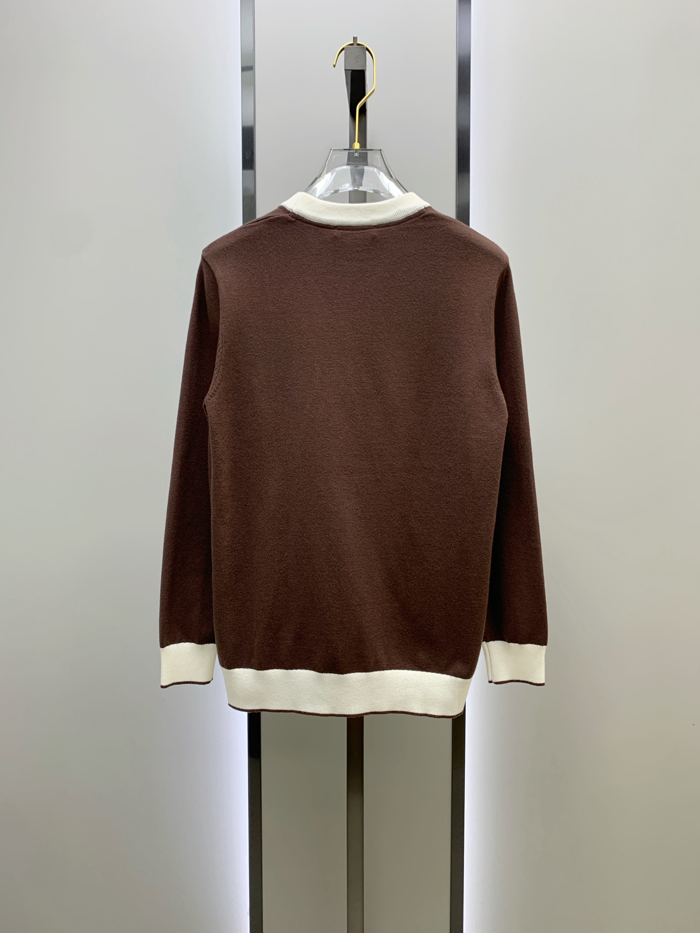 P芬迪25ss秋冬【新品】毛衣专供狠货，进口原版科技羊毛精纺！精细针织一体，色彩混织纯手工技艺呈现 档次