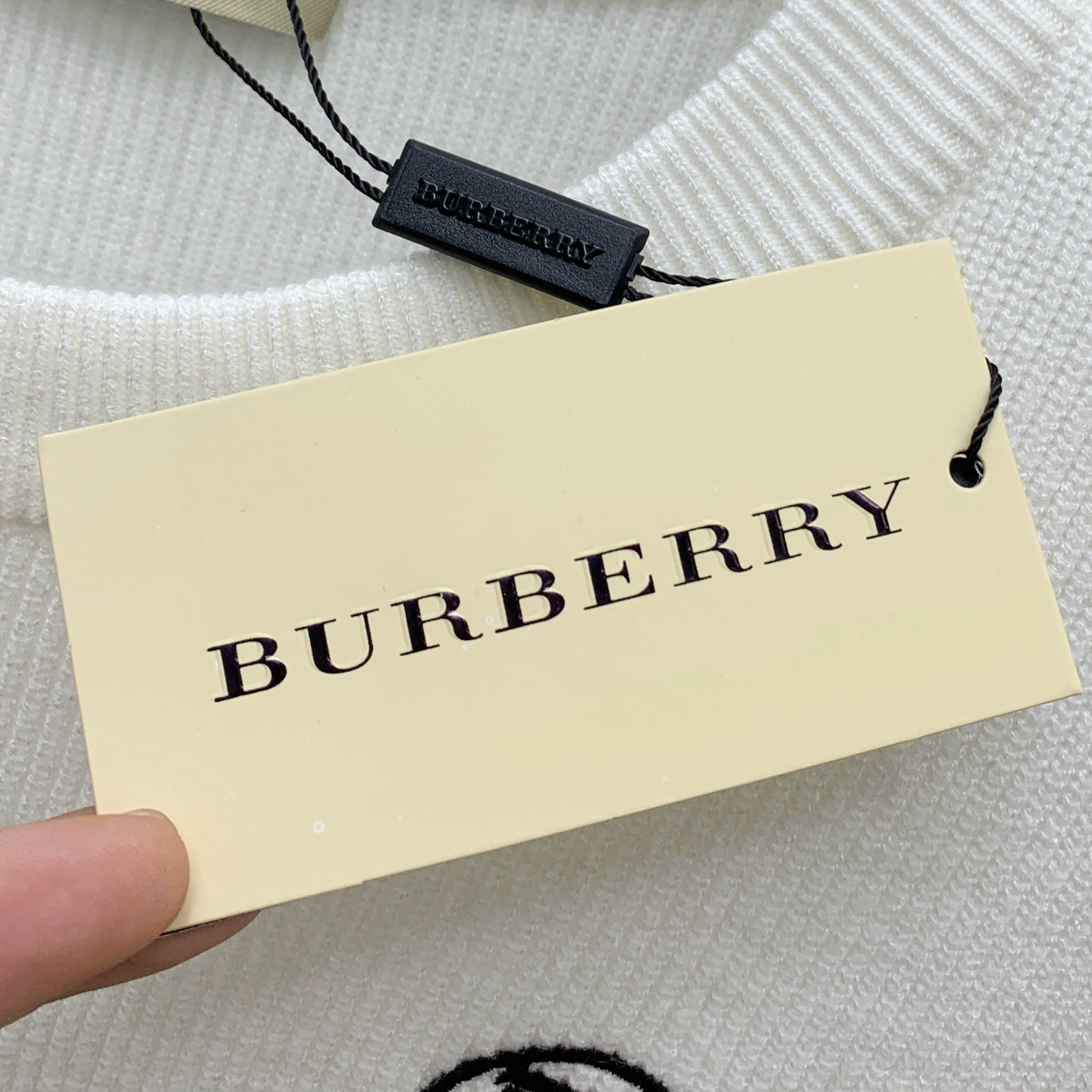 P巴宝莉25ss秋冬【新品】毛衣专供狠货，进口原版科技羊毛精纺！精细针织一体，色彩混织纯手工技艺呈现 档