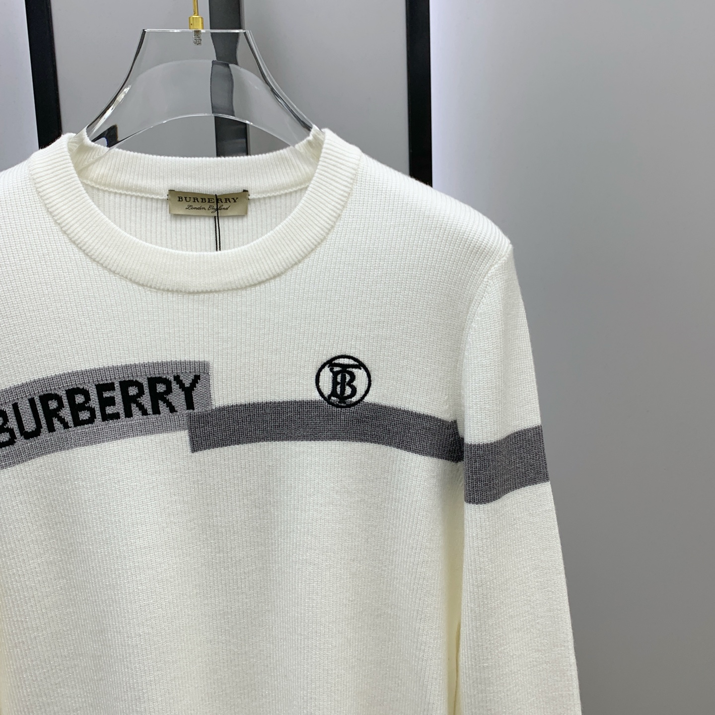 P巴宝莉25ss秋冬【新品】毛衣专供狠货，进口原版科技羊毛精纺！精细针织一体，色彩混织纯手工技艺呈现 档