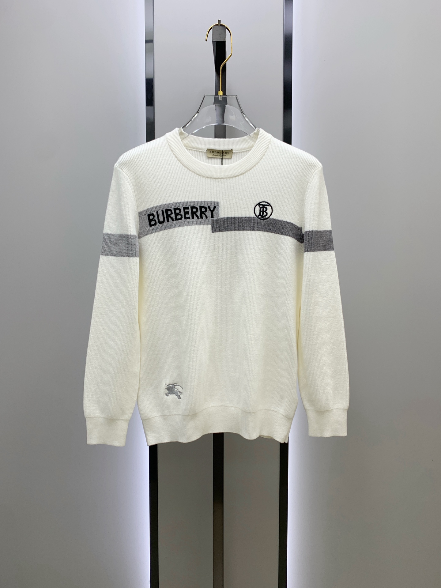 P巴宝莉25ss秋冬【新品】毛衣专供狠货，进口原版科技羊毛精纺！精细针织一体，色彩混织纯手工技艺呈现 档