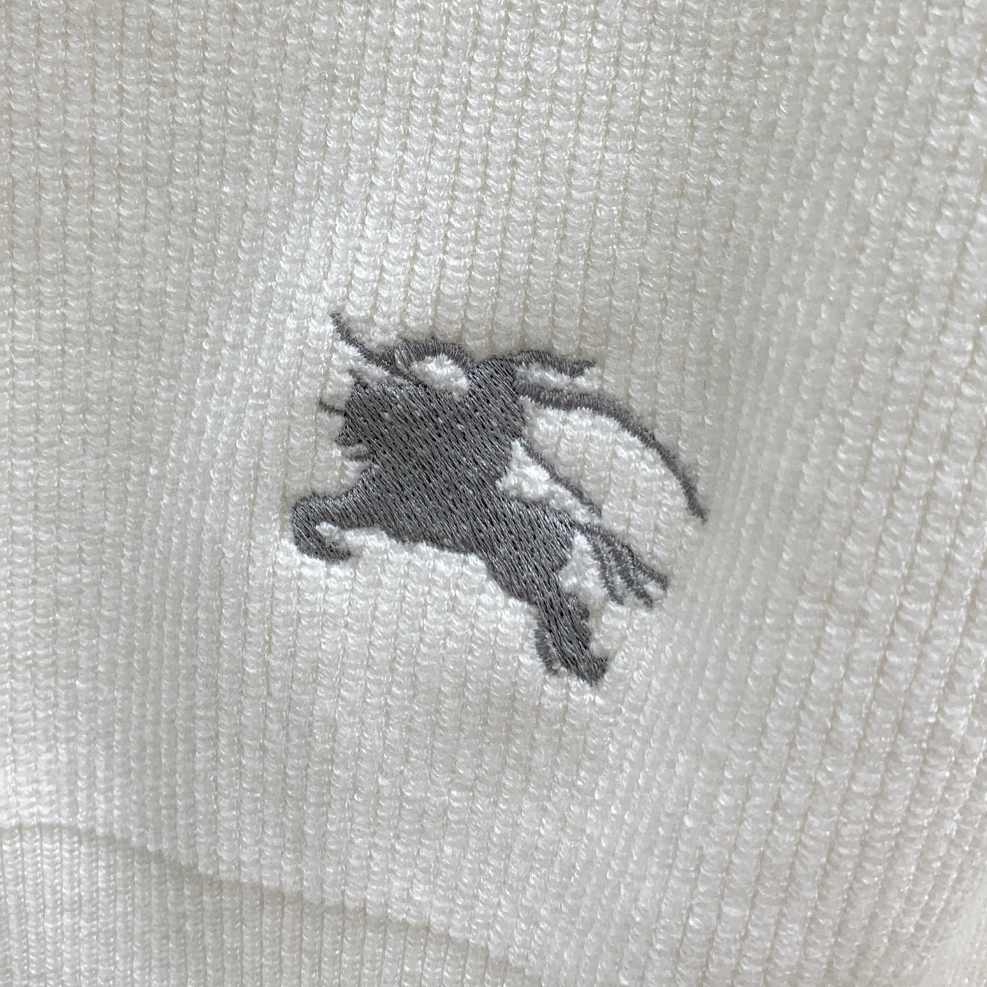 P巴宝莉25ss秋冬【新品】毛衣专供狠货，进口原版科技羊毛精纺！精细针织一体，色彩混织纯手工技艺呈现 档