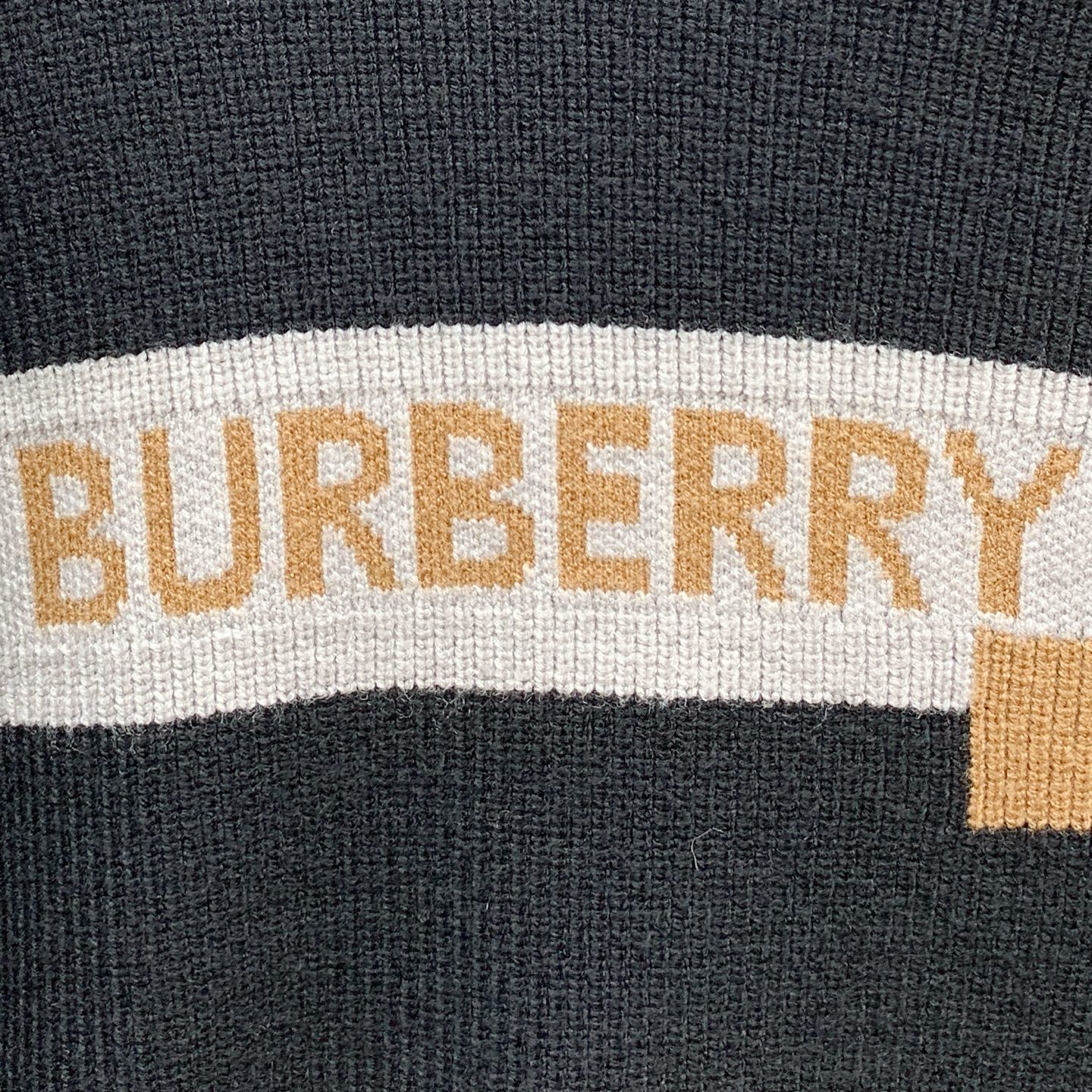 P巴宝莉25ss秋冬【新品】毛衣专供狠货，进口原版科技羊毛精纺！精细针织一体，色彩混织纯手工技艺呈现 档