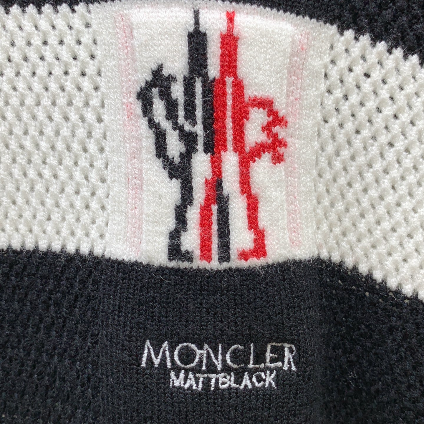 P蒙口25ss秋冬【新品】毛衣专供狠货，进口原版科技羊毛精纺！精细针织一体，色彩混织纯手工技艺呈现 档次