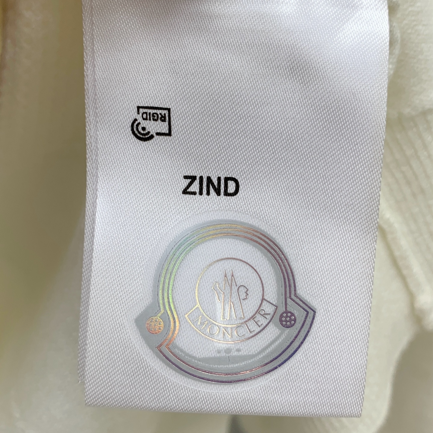 P蒙口25ss秋冬【新品】毛衣专供狠货，进口原版科技羊毛精纺！精细针织一体，色彩混织纯手工技艺呈现 档次
