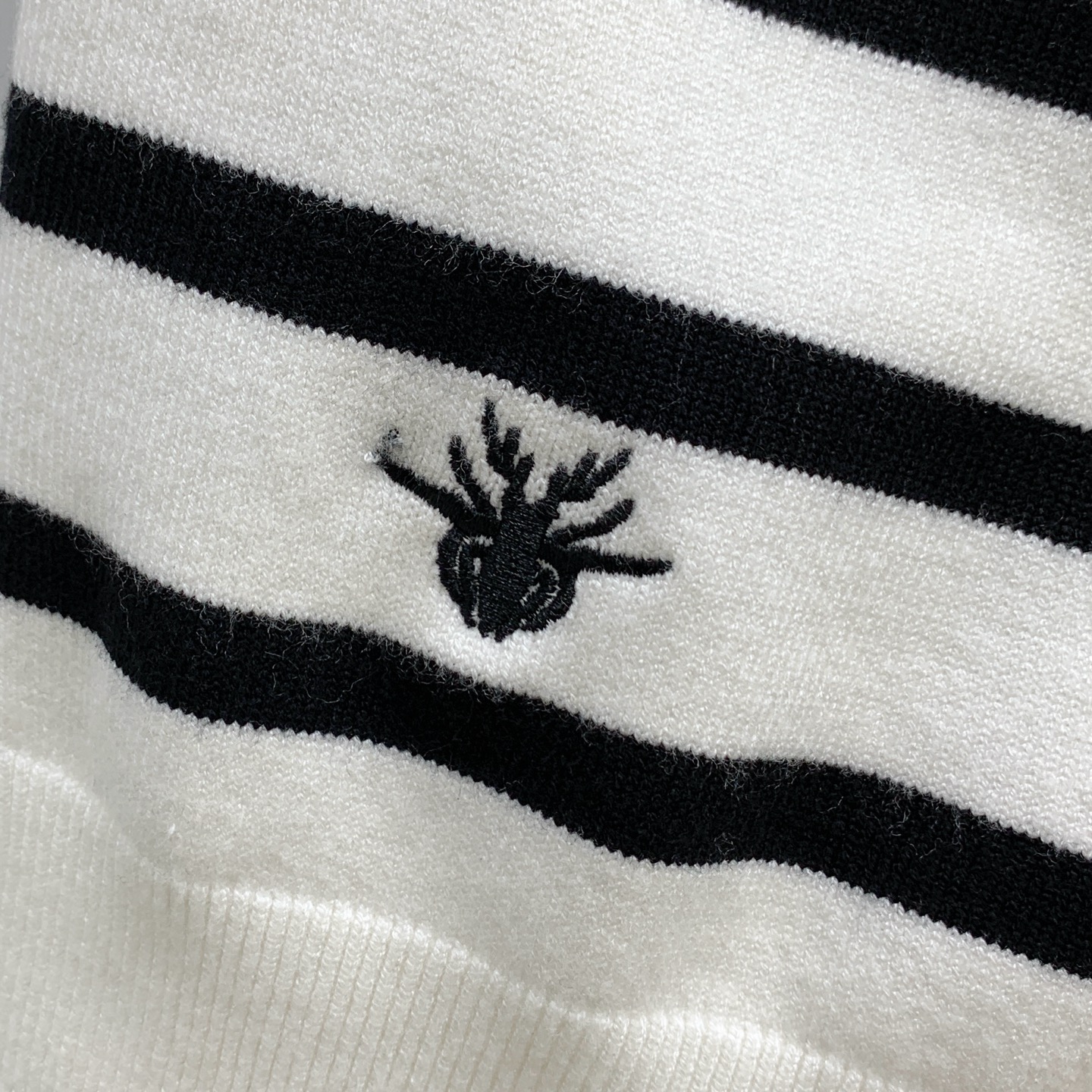 P迪奥25ss秋冬【新品】毛衣专供狠货，进口原版科技羊毛精纺！精细针织一体，色彩混织纯手工技艺呈现 档次