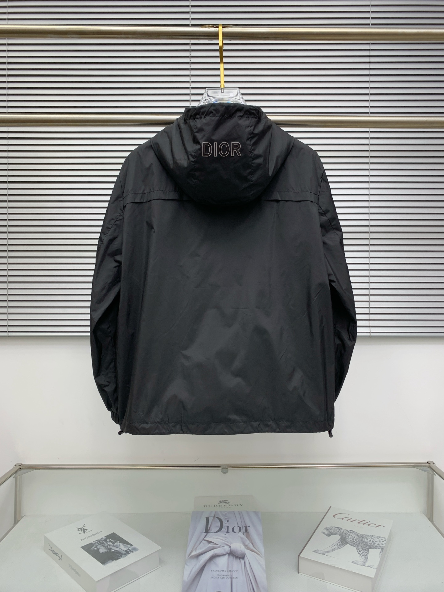 P迪奥25ss早秋【新品】风衣夹克外套爆款 秋冬专柜新款休闲时尚夹克外套！超前卫设计风格 细腻舒适 穿着