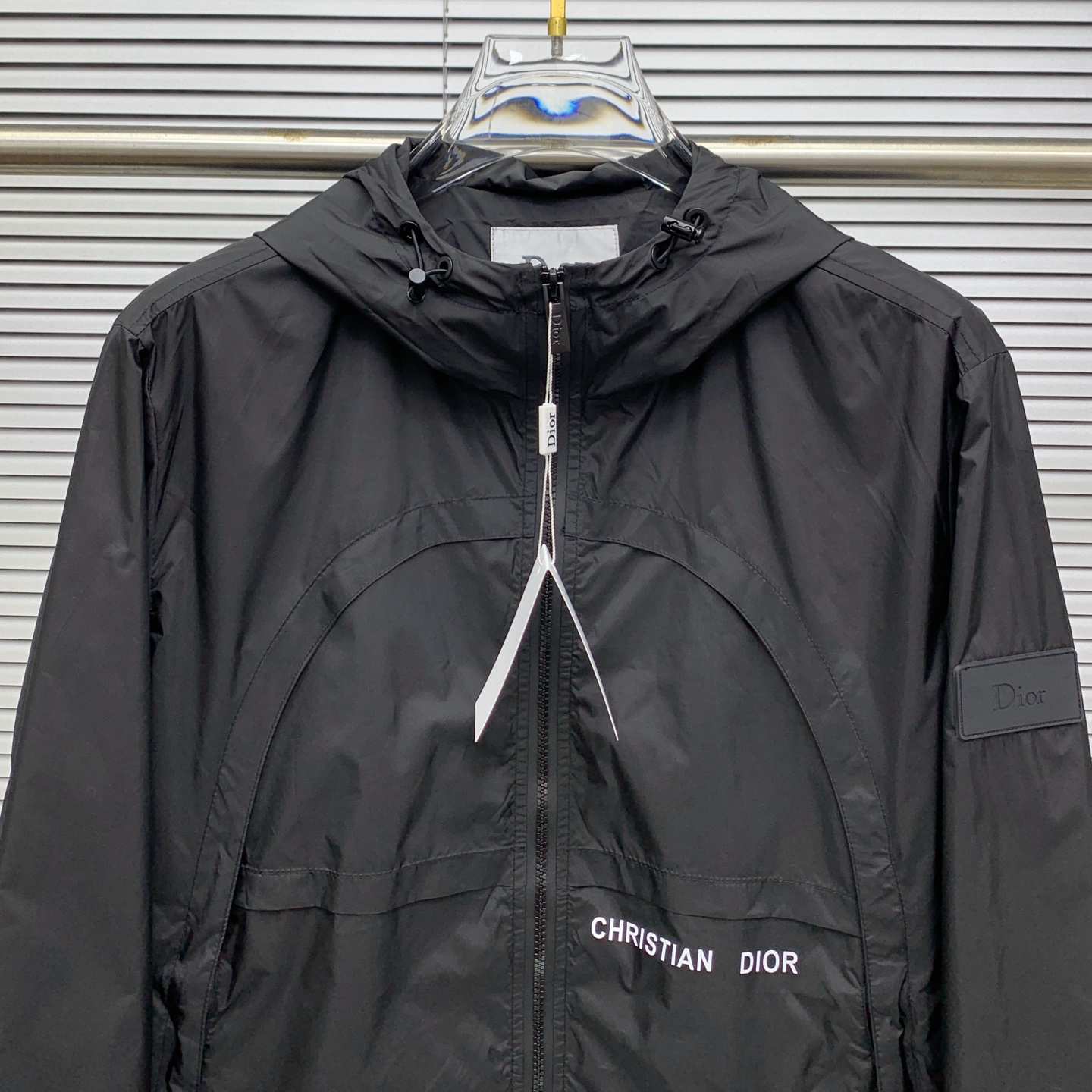 P迪奥25ss早秋【新品】风衣夹克外套爆款 秋冬专柜新款休闲时尚夹克外套！超前卫设计风格 细腻舒适 穿着