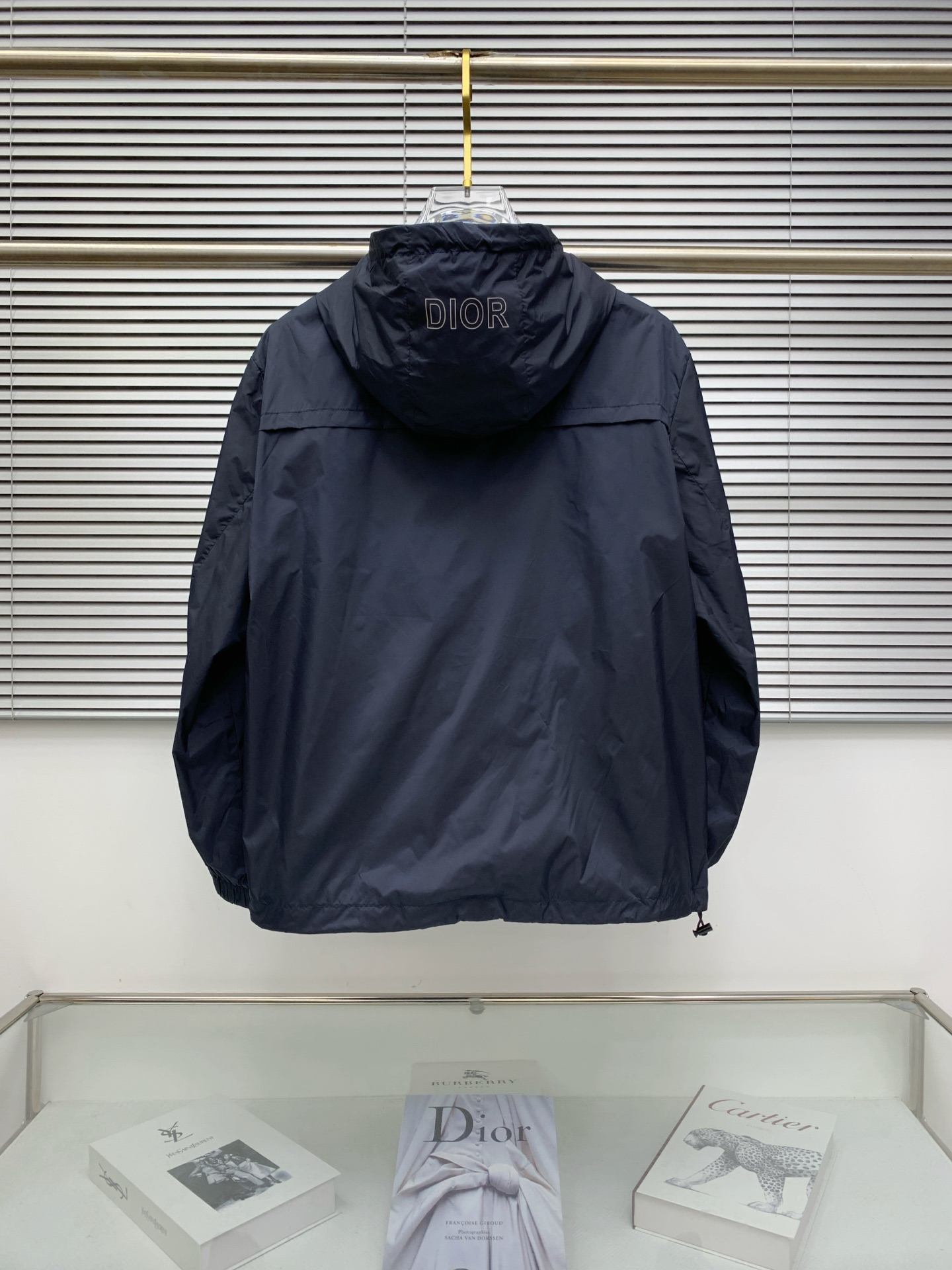 P迪奥25ss早秋【新品】风衣夹克外套爆款 秋冬专柜新款休闲时尚夹克外套！超前卫设计风格 细腻舒适 穿着