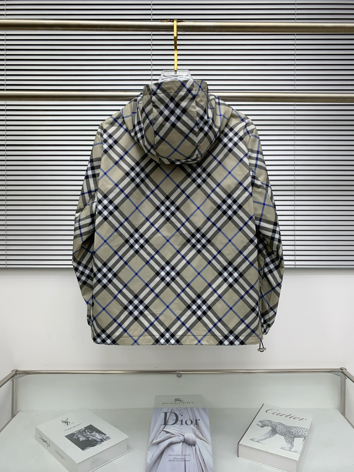P巴宝莉25ss早秋【新品】风衣夹克外套爆款 秋冬专柜新款休闲时尚夹克外套！超前卫设计风格 细腻舒适 穿