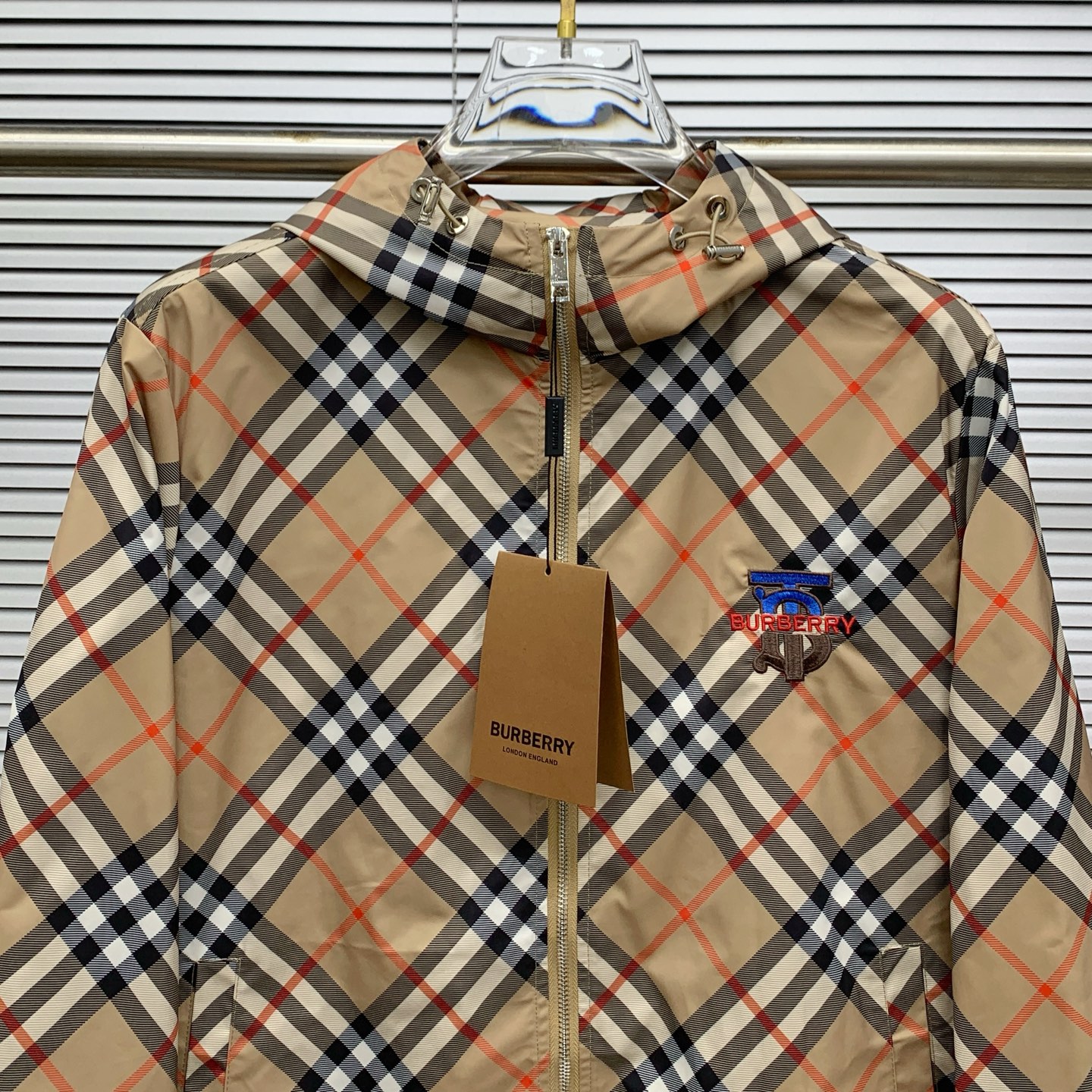 P巴宝莉25ss早秋【新品】风衣夹克外套爆款 秋冬专柜新款休闲时尚夹克外套！超前卫设计风格 细腻舒适 穿