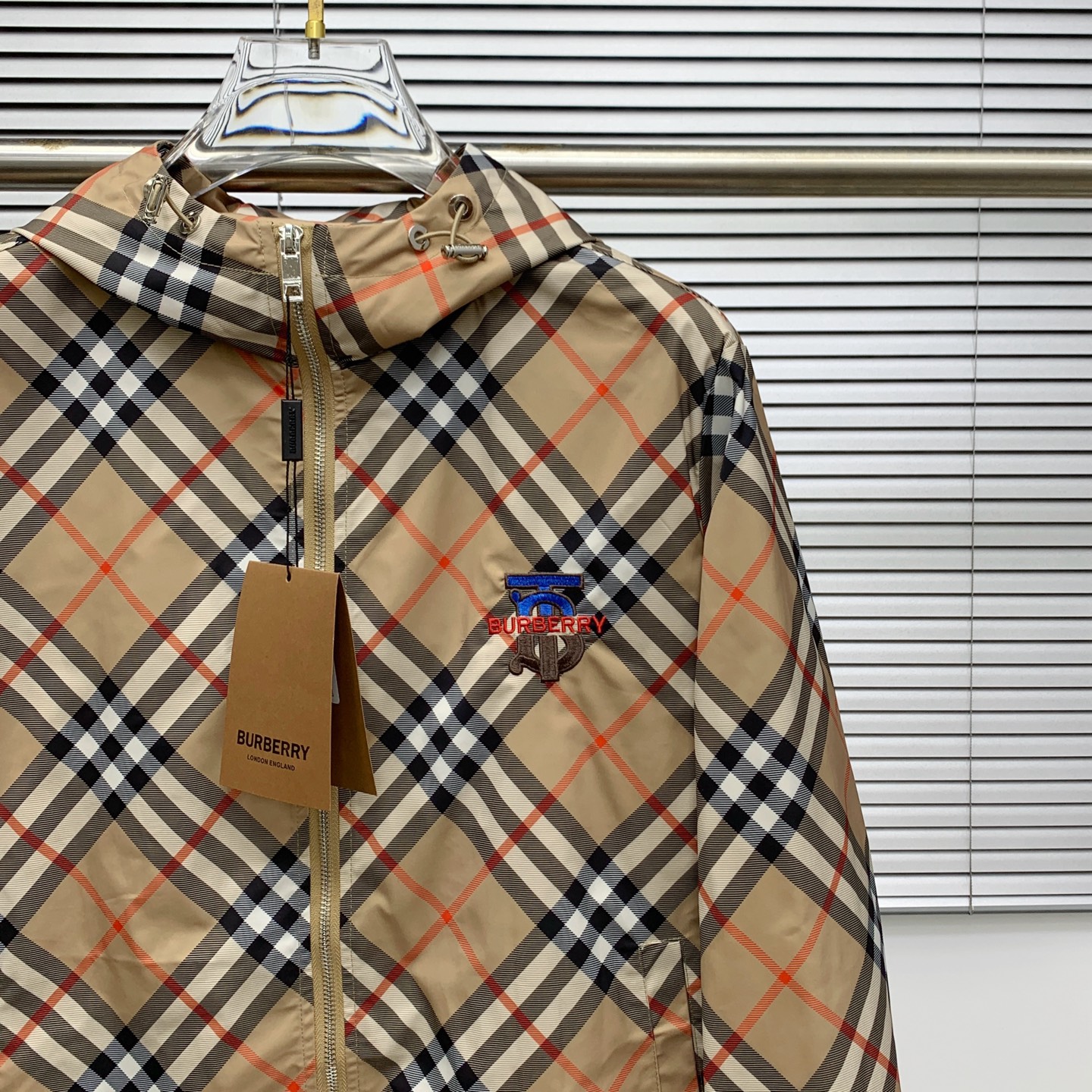 P巴宝莉25ss早秋【新品】风衣夹克外套爆款 秋冬专柜新款休闲时尚夹克外套！超前卫设计风格 细腻舒适 穿