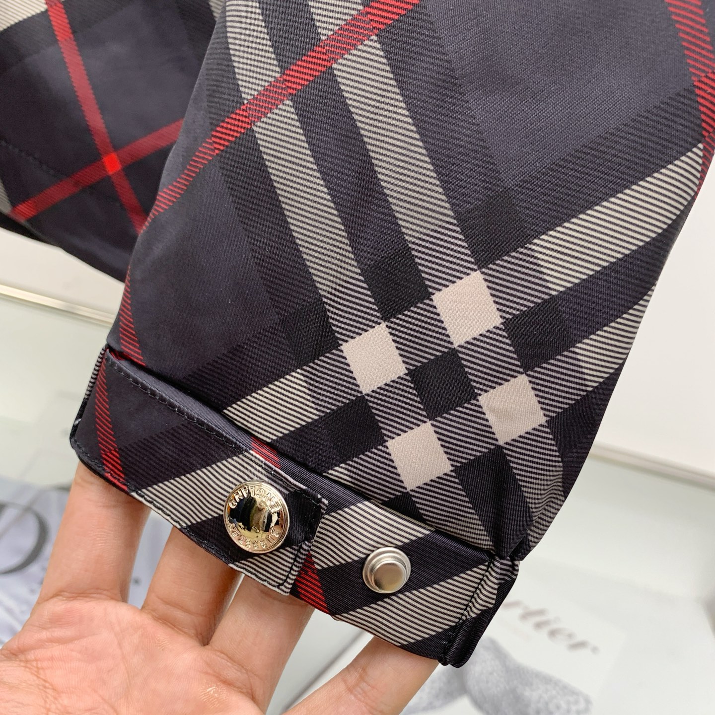 P巴宝莉25ss早秋【新品】风衣夹克外套爆款 秋冬专柜新款休闲时尚夹克外套！超前卫设计风格 细腻舒适 穿
