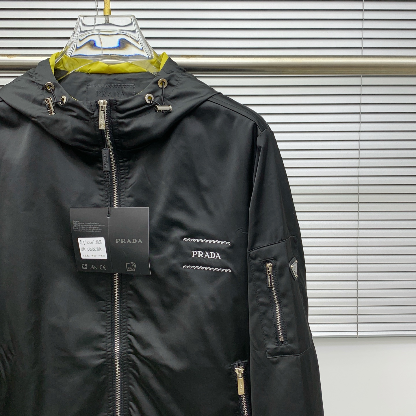 P普拉达25ss早秋【新品】风衣夹克外套爆款 秋冬专柜新款休闲时尚夹克外套！超前卫设计风格 细腻舒适 穿