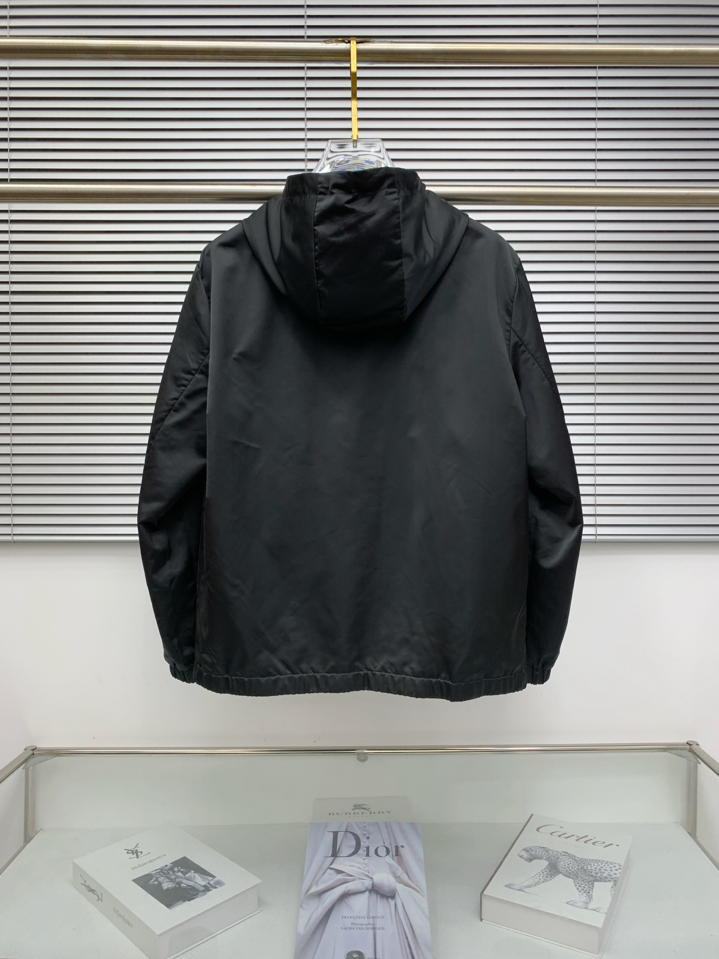 P普拉达25ss早秋【新品】风衣夹克外套爆款 秋冬专柜新款休闲时尚夹克外套！超前卫设计风格 细腻舒适 穿