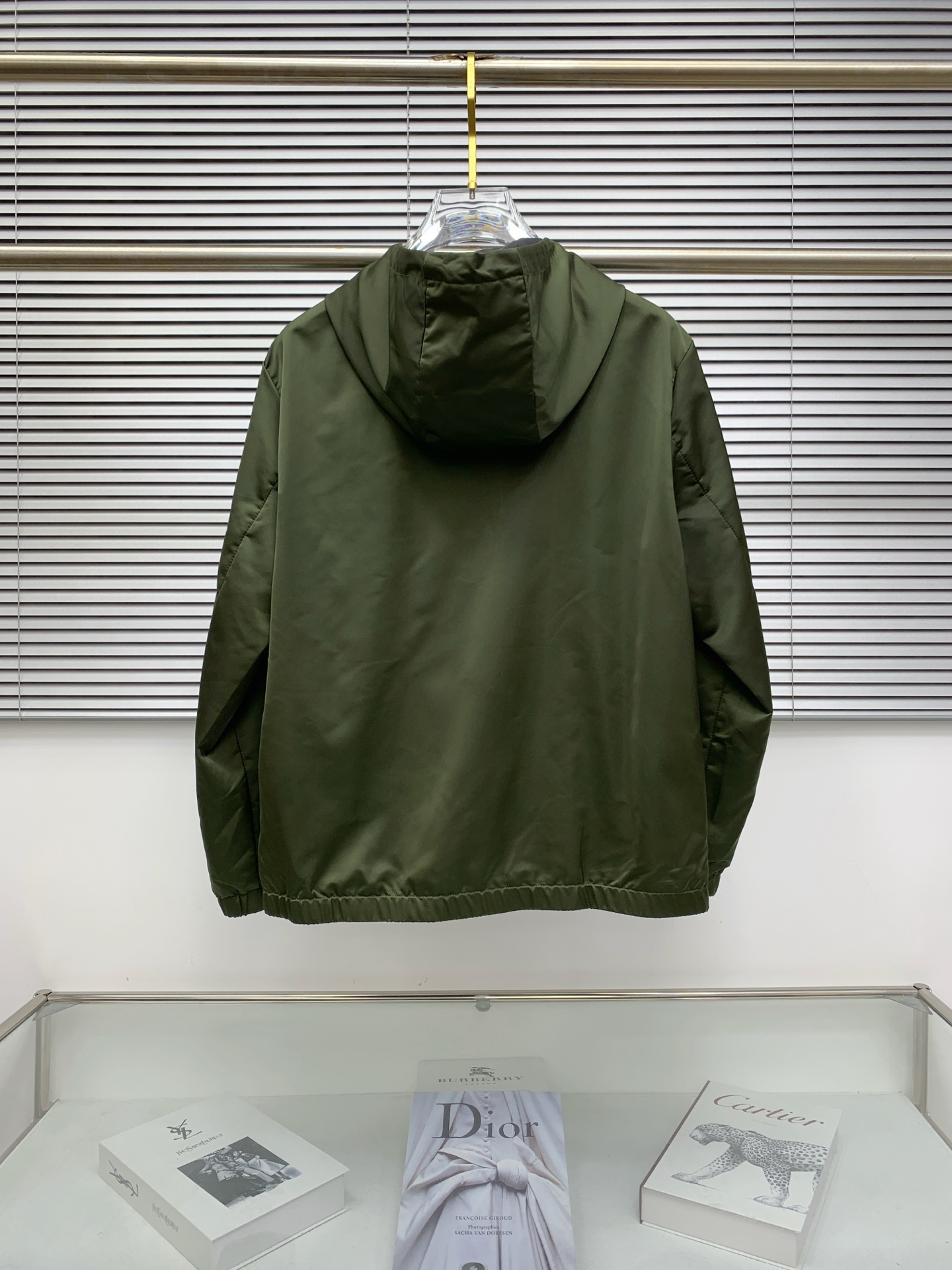 P普拉达25ss早秋【新品】风衣夹克外套爆款 秋冬专柜新款休闲时尚夹克外套！超前卫设计风格 细腻舒适 穿
