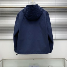 PLv25ss早秋【新品】风衣夹克外套爆款 秋冬专柜新款休闲时尚夹克外套!超前卫设计风格 细腻舒适 穿着 PLv25ss早秋【新品】风衣夹克外套爆款 秋冬专柜新款休闲时尚夹克外套!超前卫设计风格 细腻舒适 穿着