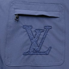 PLv25ss早秋【新品】风衣夹克外套爆款 秋冬专柜新款休闲时尚夹克外套!超前卫设计风格 细腻舒适 穿着 PLv25ss早秋【新品】风衣夹克外套爆款 秋冬专柜新款休闲时尚夹克外套!超前卫设计风格 细腻舒适 穿着
