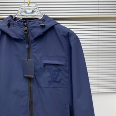 PLv25ss早秋【新品】风衣夹克外套爆款 秋冬专柜新款休闲时尚夹克外套!超前卫设计风格 细腻舒适 穿着 PLv25ss早秋【新品】风衣夹克外套爆款 秋冬专柜新款休闲时尚夹克外套!超前卫设计风格 细腻舒适 穿着