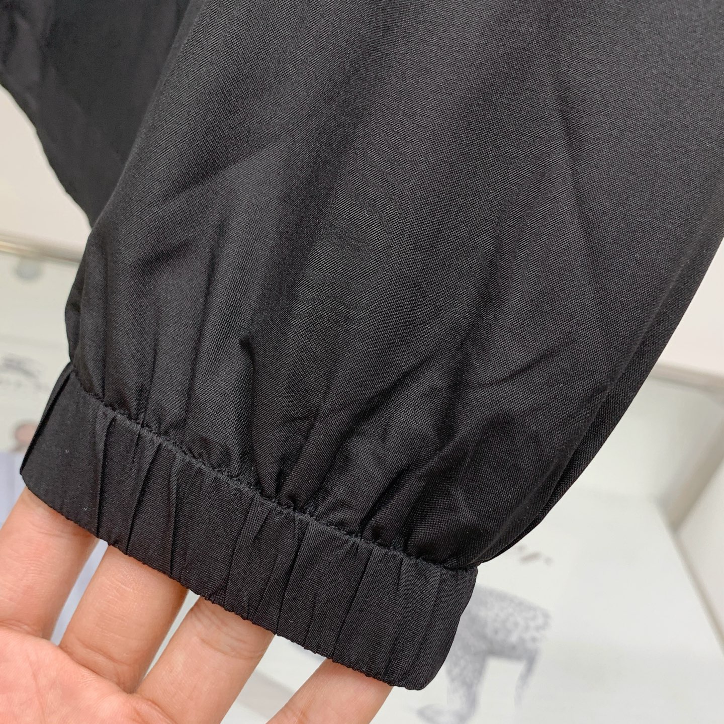 P普拉达25ss早秋【新品】风衣夹克外套爆款 秋冬专柜新款休闲时尚夹克外套！超前卫设计风格 细腻舒适 穿