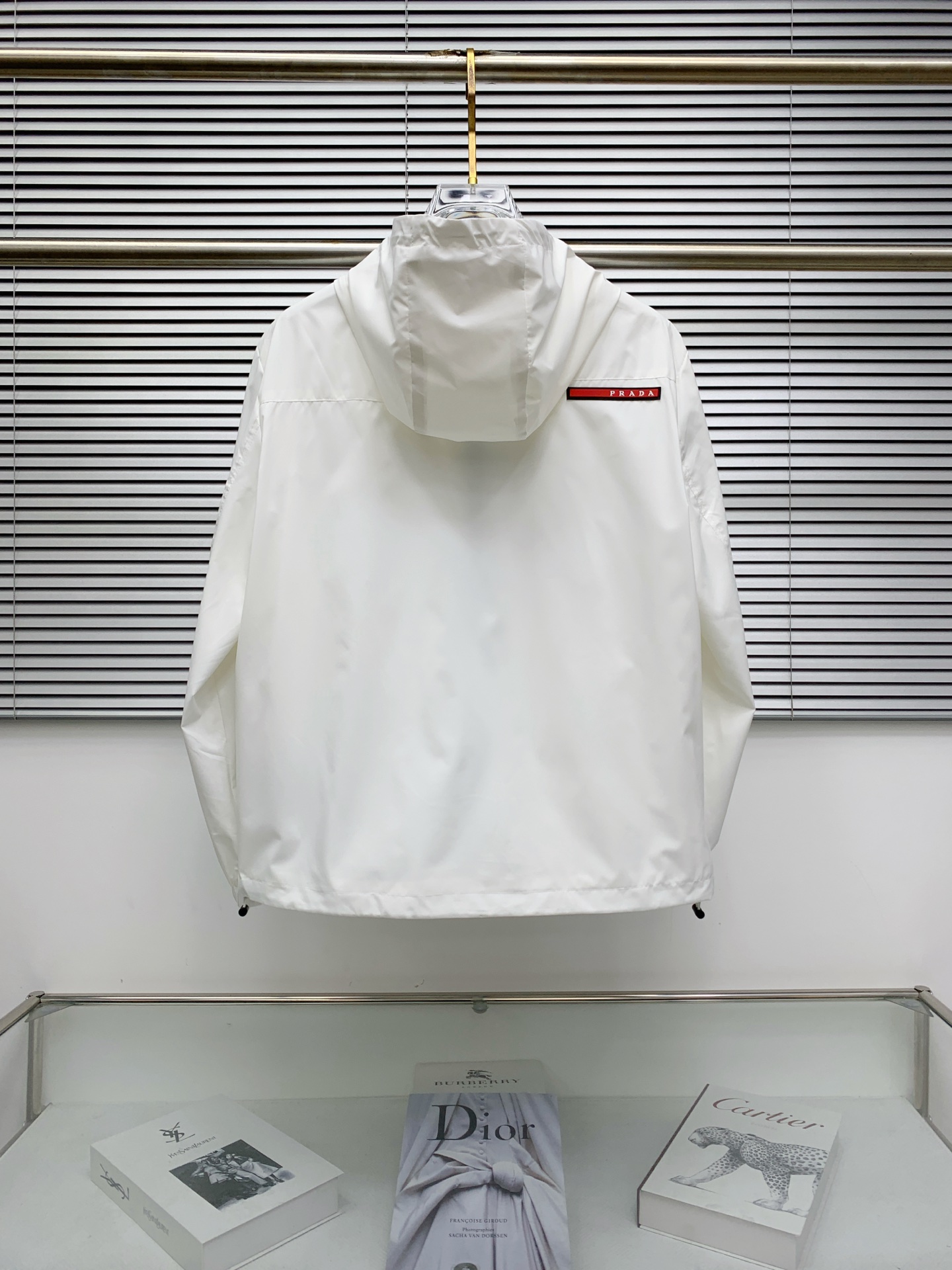 P普拉达25ss早秋【新品】风衣夹克外套爆款 秋冬专柜新款休闲时尚夹克外套！超前卫设计风格 细腻舒适 穿