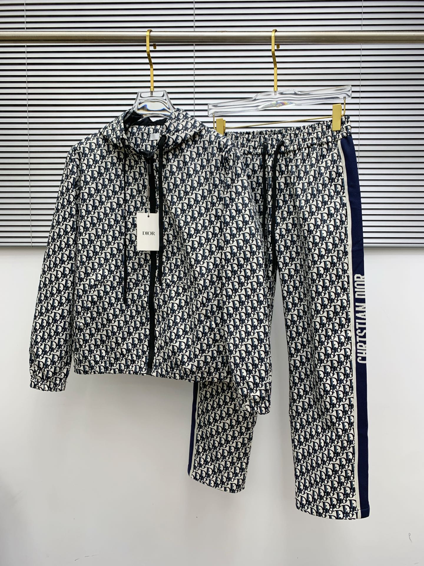 Dior Dioresort 2025 Herfst/Winter Trainingspak met Capuchon en Rits - Luxe & Comfort