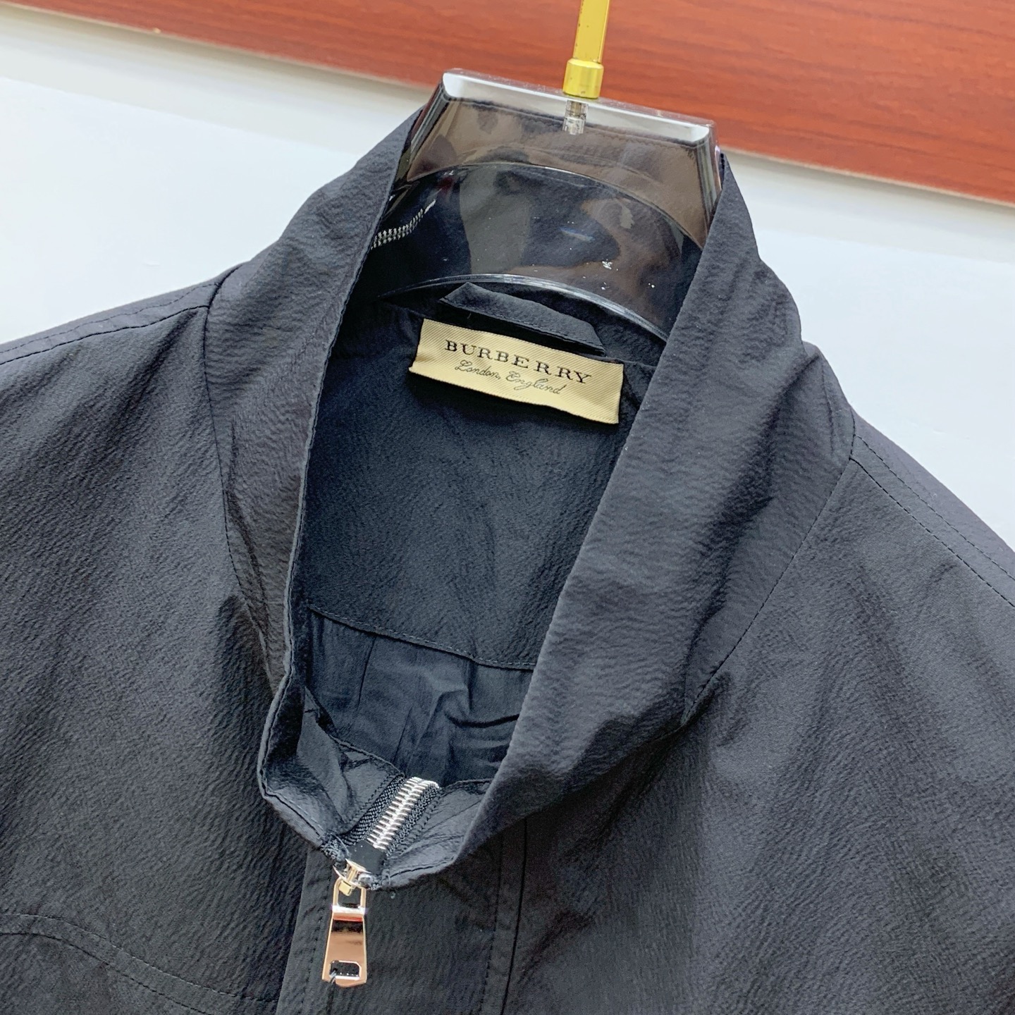 P巴宝莉25ss早秋【新品】风衣夹克外套爆款 秋冬专柜新款休闲时尚夹克外套！超前卫设计风格 细腻舒适 穿