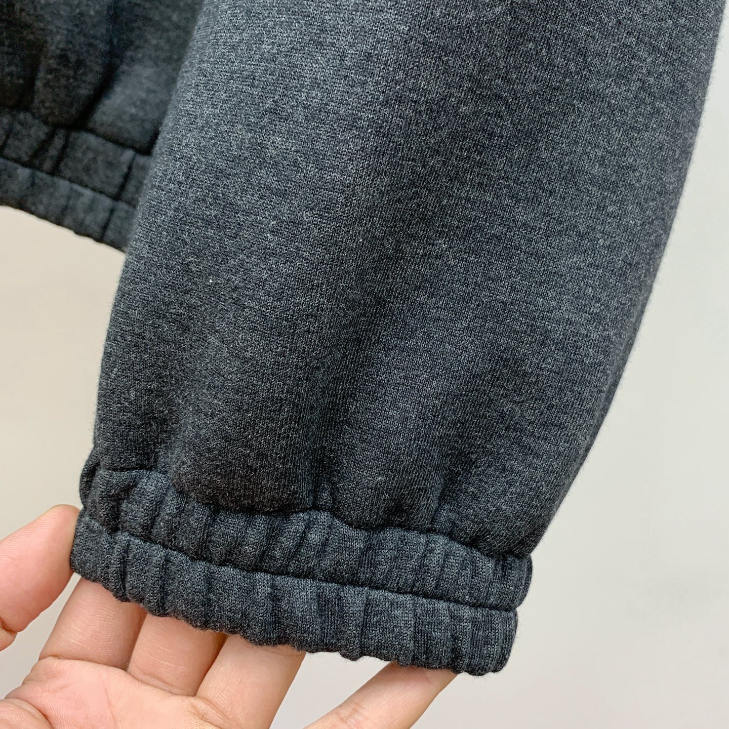P普拉达25ss早秋【新品】风衣夹克外套爆款 秋冬专柜新款休闲时尚夹克外套！超前卫设计风格 细腻舒适 穿