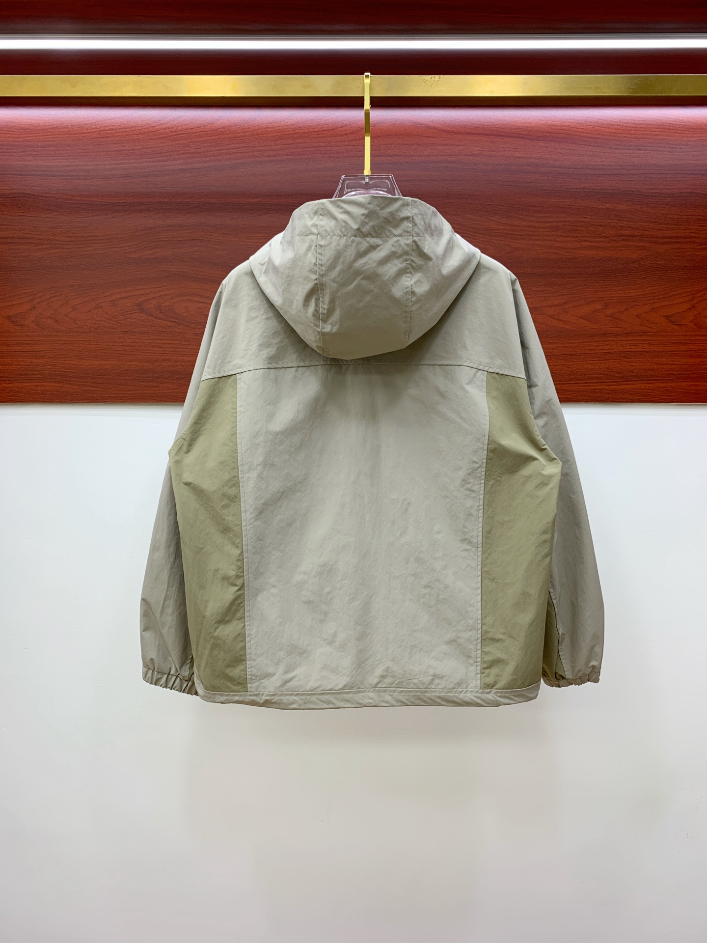 P普拉达25ss早秋【新品】风衣夹克外套爆款 秋冬专柜新款休闲时尚夹克外套！超前卫设计风格 细腻舒适 穿