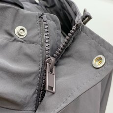 P普拉达25ss早秋【新品】风衣夹克外套爆款 秋冬专柜新款休闲时尚夹克外套!超前卫设计风格 细腻舒适 穿 P普拉达25ss早秋【新品】风衣夹克外套爆款 秋冬专柜新款休闲时尚夹克外套!超前卫设计风格 细腻舒适 穿