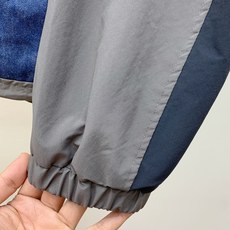 P普拉达25ss早秋【新品】风衣夹克外套爆款 秋冬专柜新款休闲时尚夹克外套!超前卫设计风格 细腻舒适 穿 P普拉达25ss早秋【新品】风衣夹克外套爆款 秋冬专柜新款休闲时尚夹克外套!超前卫设计风格 细腻舒适 穿