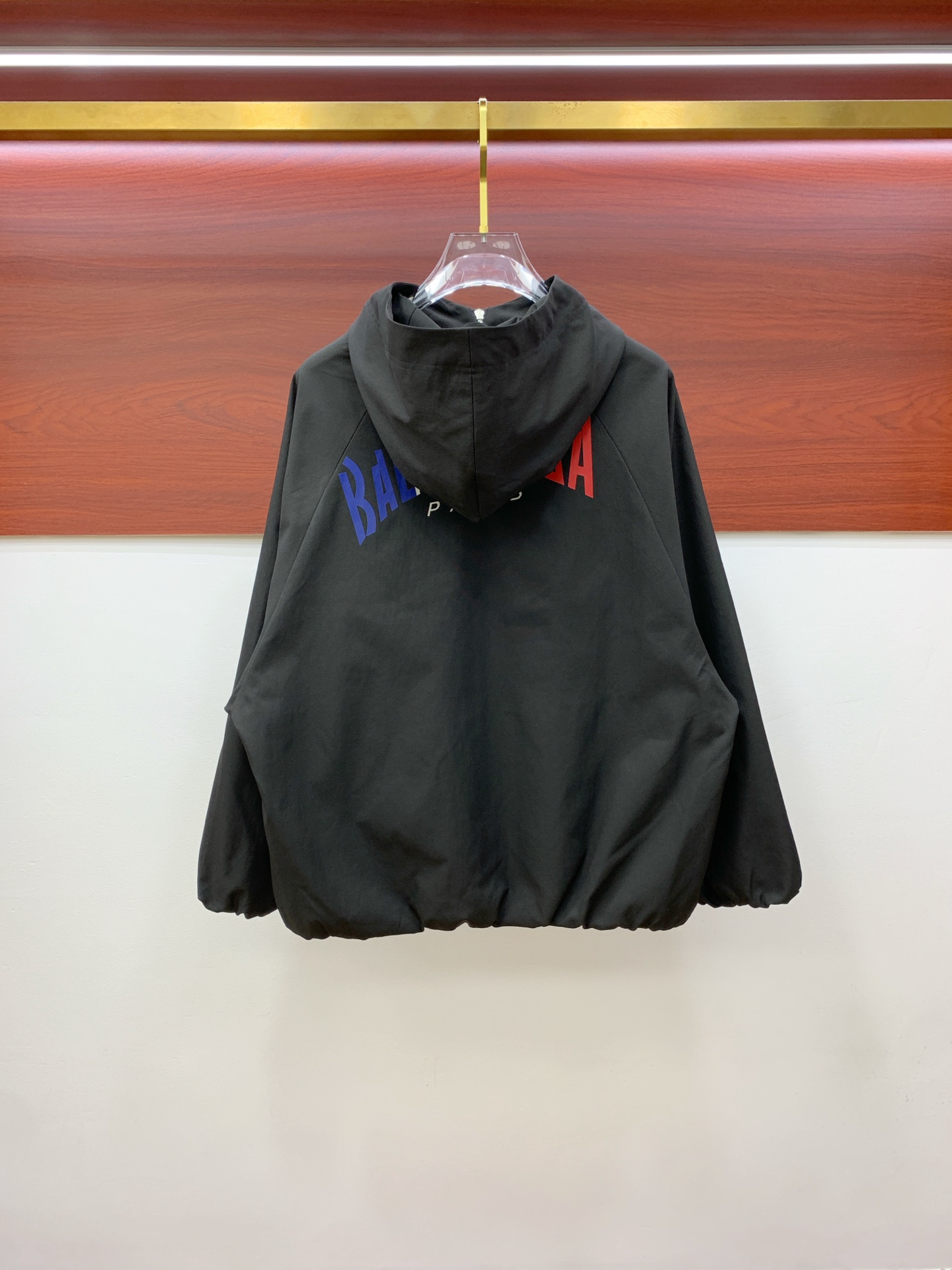 P巴黎世家25ss早秋【新品】风衣夹克外套爆款 秋冬专柜新款休闲时尚夹克外套！超前卫设计风格 细腻舒适 