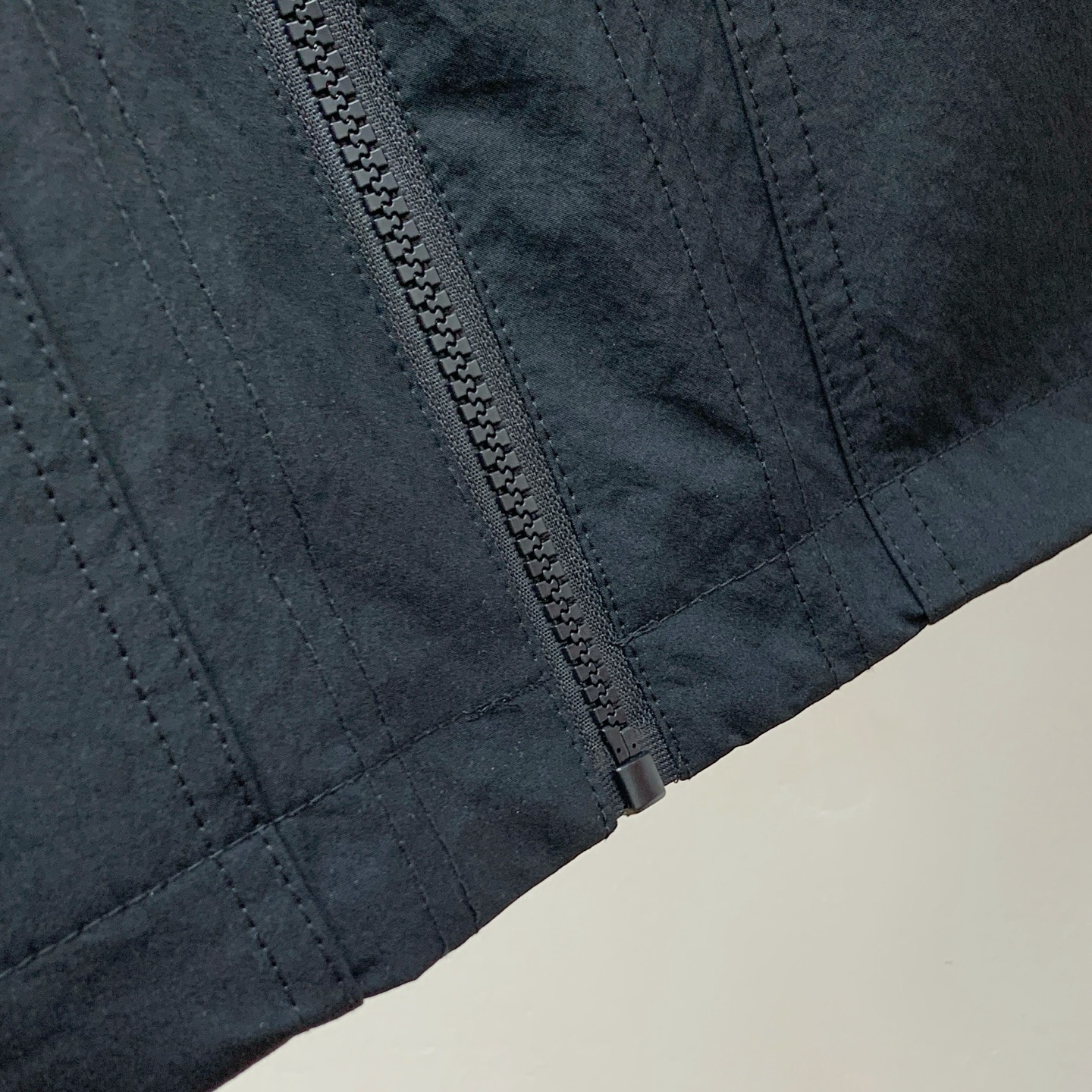 P纪梵希25ss早秋【新品】风衣夹克外套爆款 秋冬专柜新款休闲时尚夹克外套！超前卫设计风格 细腻舒适 穿