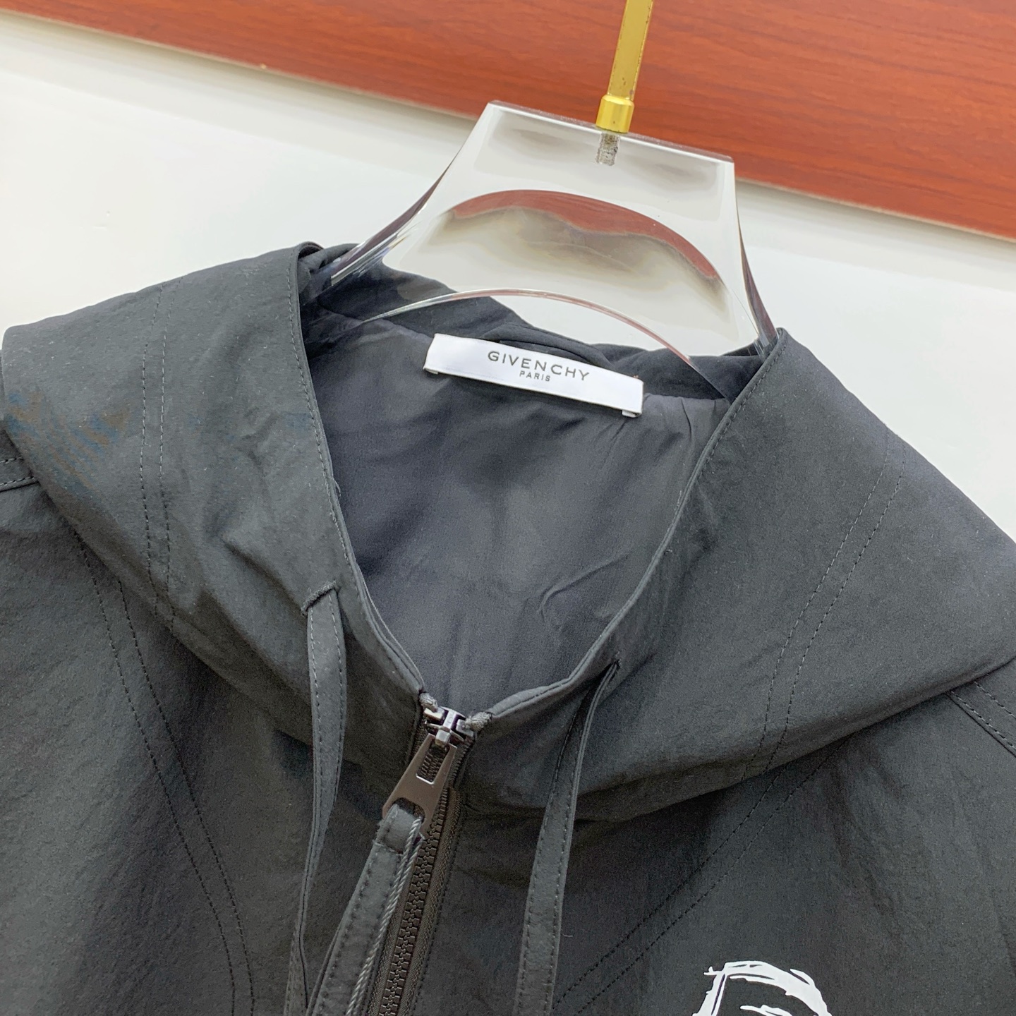 P纪梵希25ss早秋【新品】风衣夹克外套爆款 秋冬专柜新款休闲时尚夹克外套！超前卫设计风格 细腻舒适 穿
