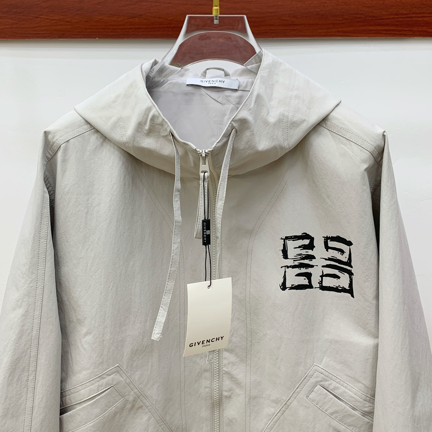 P纪梵希25ss早秋【新品】风衣夹克外套爆款 秋冬专柜新款休闲时尚夹克外套！超前卫设计风格 细腻舒适 穿