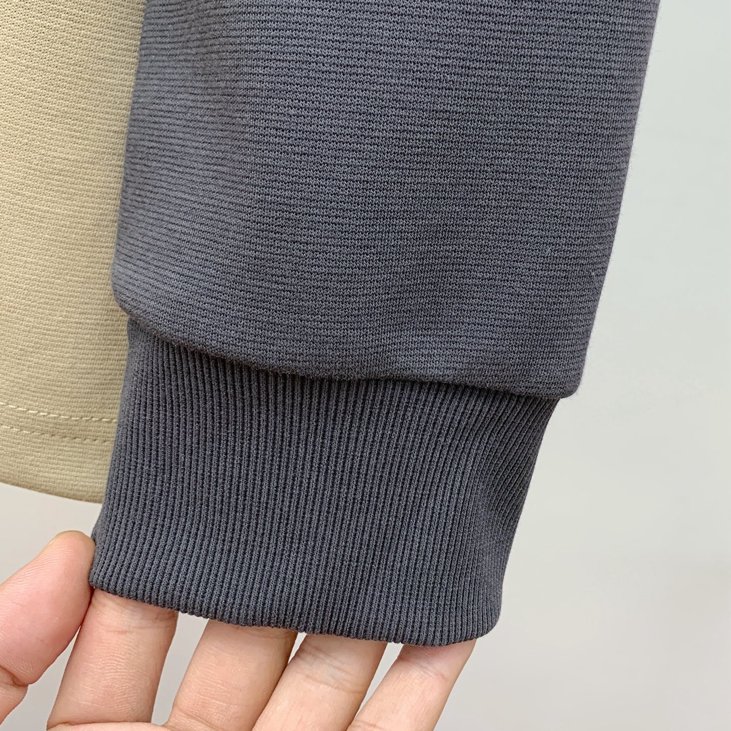 P罗意威25SS【新品】最新最顶级版本精美工艺圆领卫衣，最顶级的品质专柜原单套头衫，顶级制作工艺进口面料