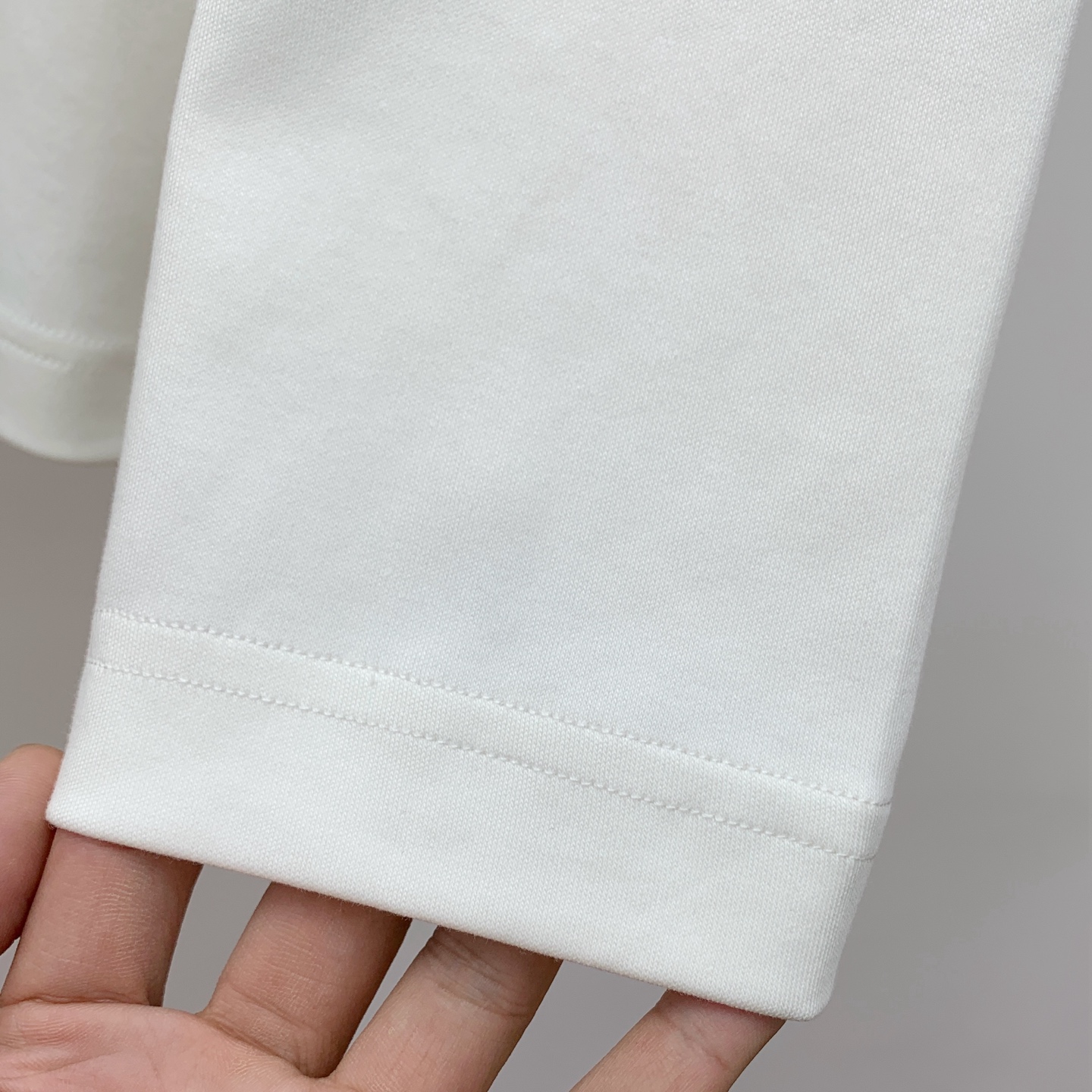 P巴黎世家25SS【新品】最新最顶级版本精美工艺圆领卫衣，最顶级的品质专柜原单套头衫，顶级制作工艺进口面