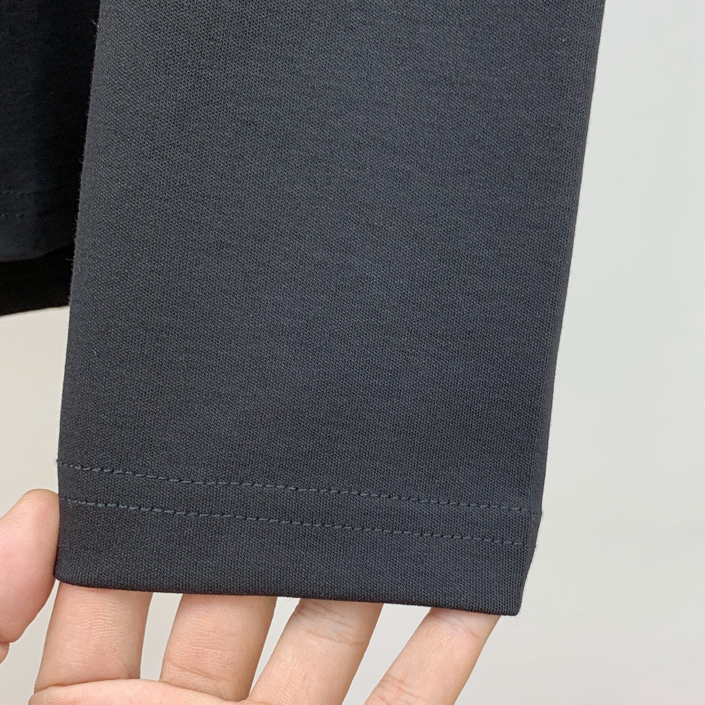 P巴黎世家25SS【新品】最新最顶级版本精美工艺圆领卫衣，最顶级的品质专柜原单套头衫，顶级制作工艺进口面