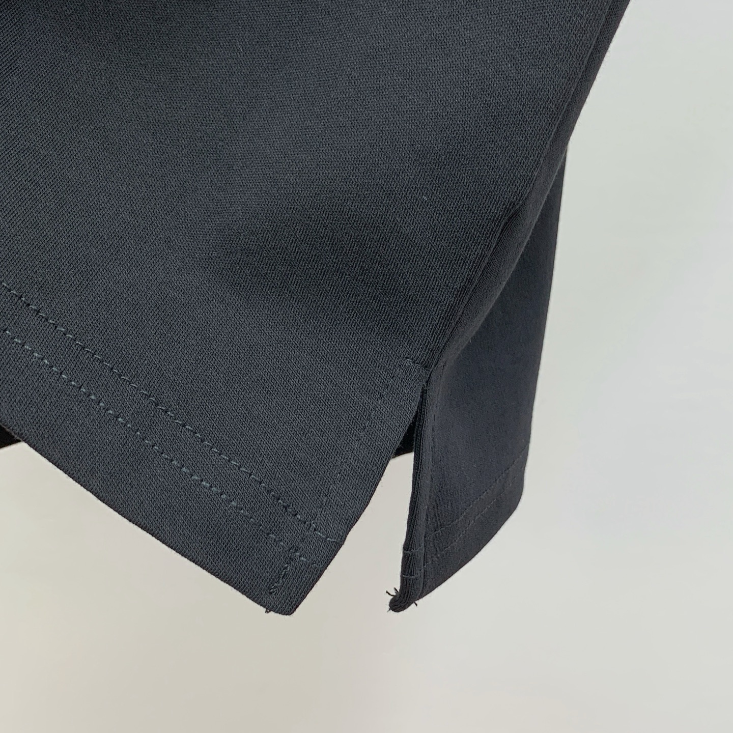 P巴黎世家25SS【新品】最新最顶级版本精美工艺圆领卫衣，最顶级的品质专柜原单套头衫，顶级制作工艺进口面