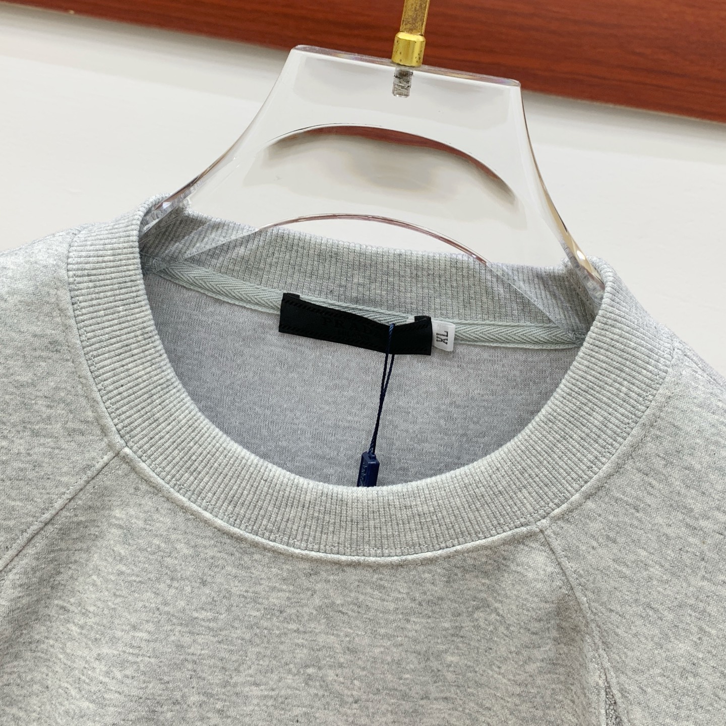 P普拉达25SS【新品】最新最顶级版本精美工艺圆领卫衣，最顶级的品质专柜原单套头衫，顶级制作工艺进口面料