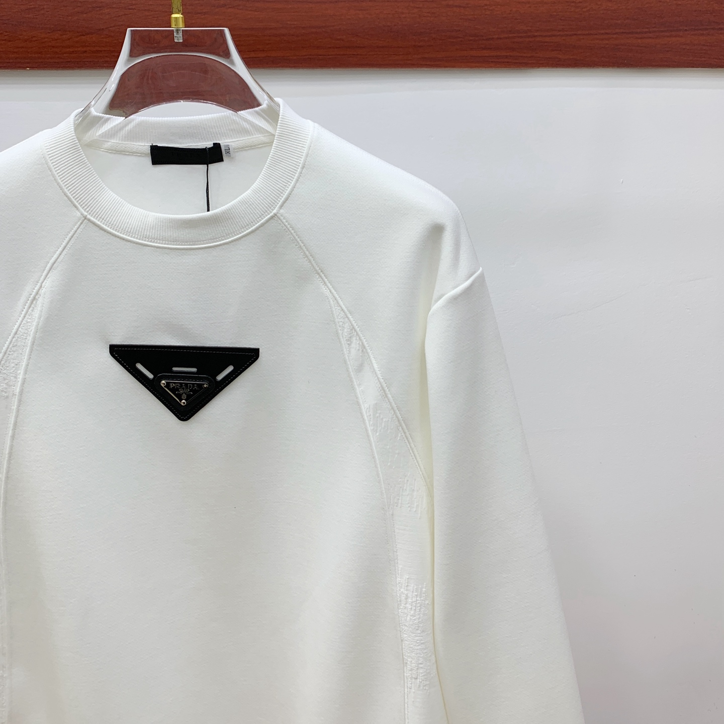 P普拉达25SS【新品】最新最顶级版本精美工艺圆领卫衣，最顶级的品质专柜原单套头衫，顶级制作工艺进口面料