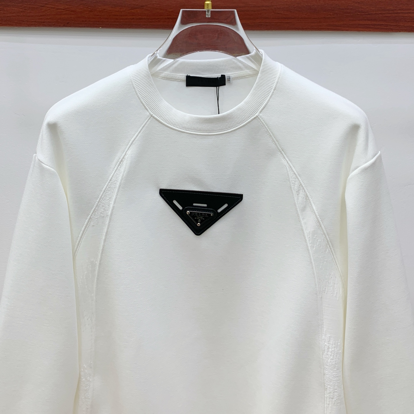 P普拉达25SS【新品】最新最顶级版本精美工艺圆领卫衣，最顶级的品质专柜原单套头衫，顶级制作工艺进口面料