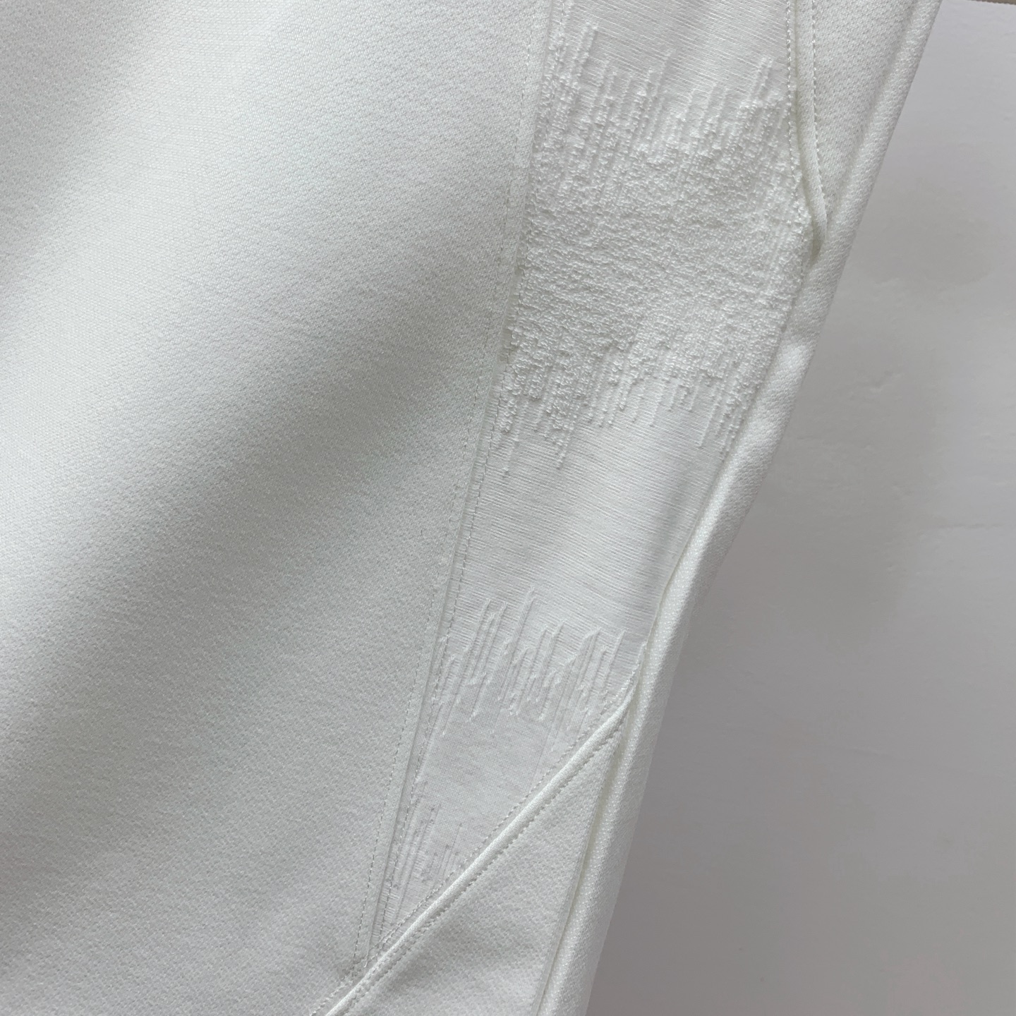 P普拉达25SS【新品】最新最顶级版本精美工艺圆领卫衣，最顶级的品质专柜原单套头衫，顶级制作工艺进口面料