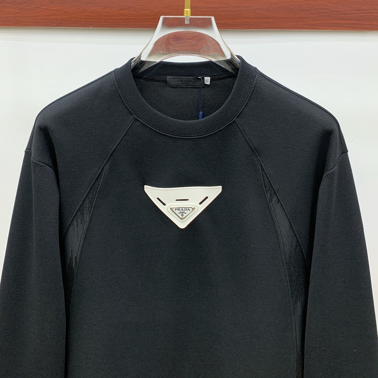 P普拉达25SS【新品】最新最顶级版本精美工艺圆领卫衣，最顶级的品质专柜原单套头衫，顶级制作工艺进口面料