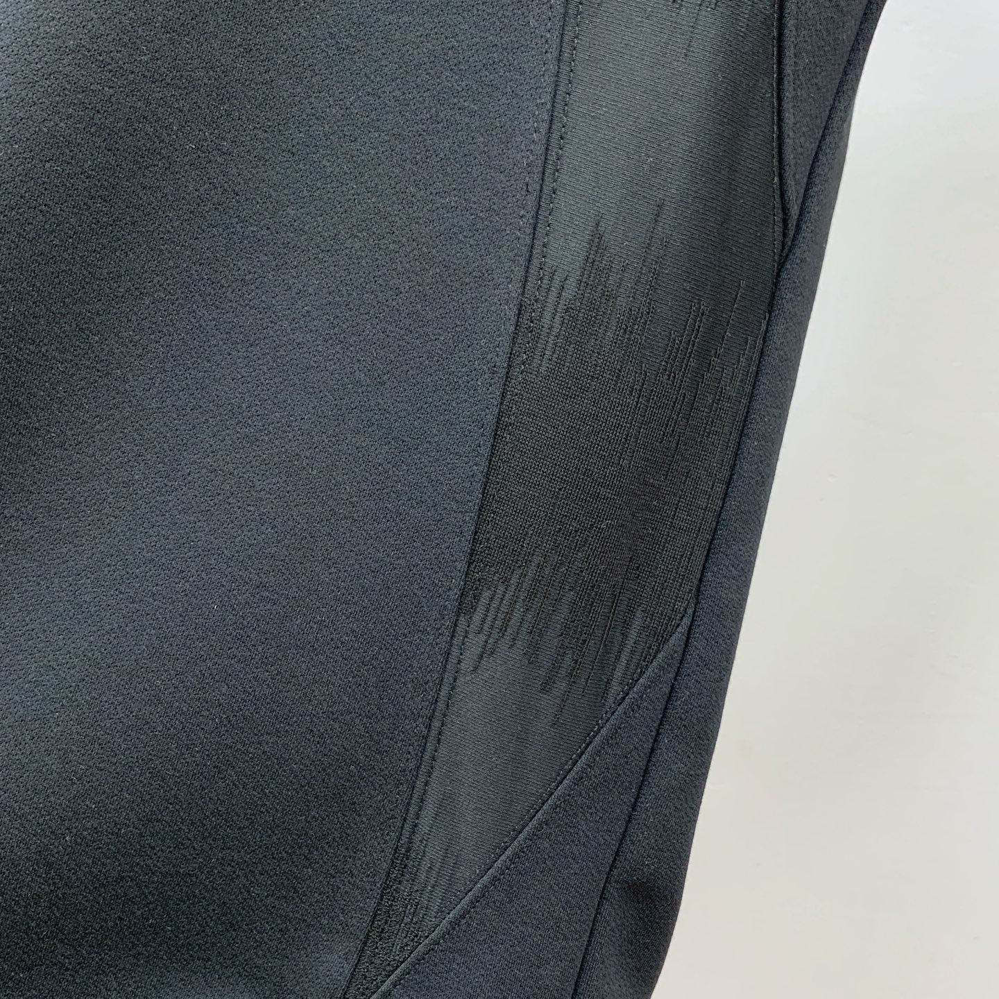 P普拉达25SS【新品】最新最顶级版本精美工艺圆领卫衣，最顶级的品质专柜原单套头衫，顶级制作工艺进口面料
