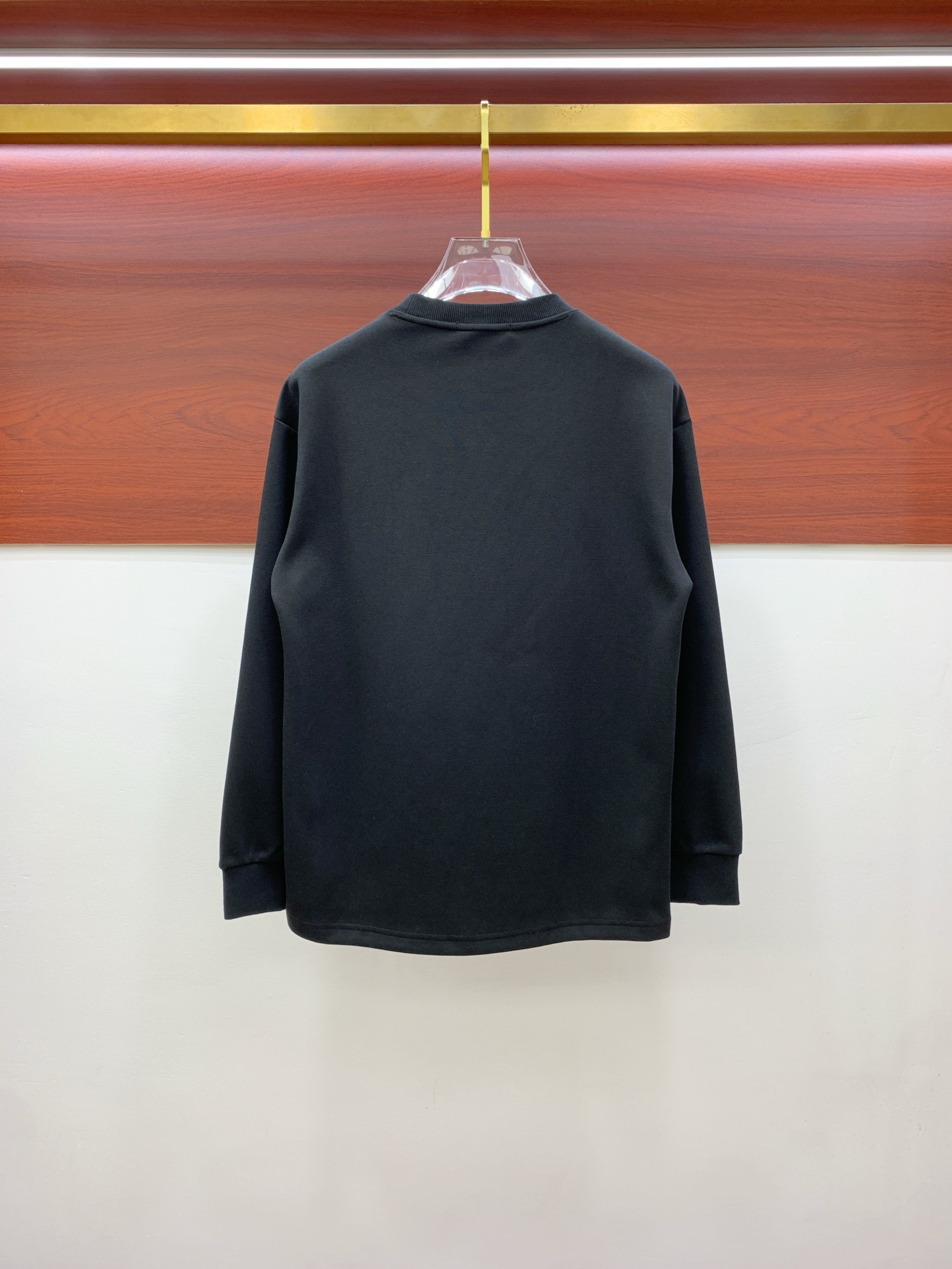 P普拉达25SS【新品】最新最顶级版本精美工艺圆领卫衣，最顶级的品质专柜原单套头衫，顶级制作工艺进口面料