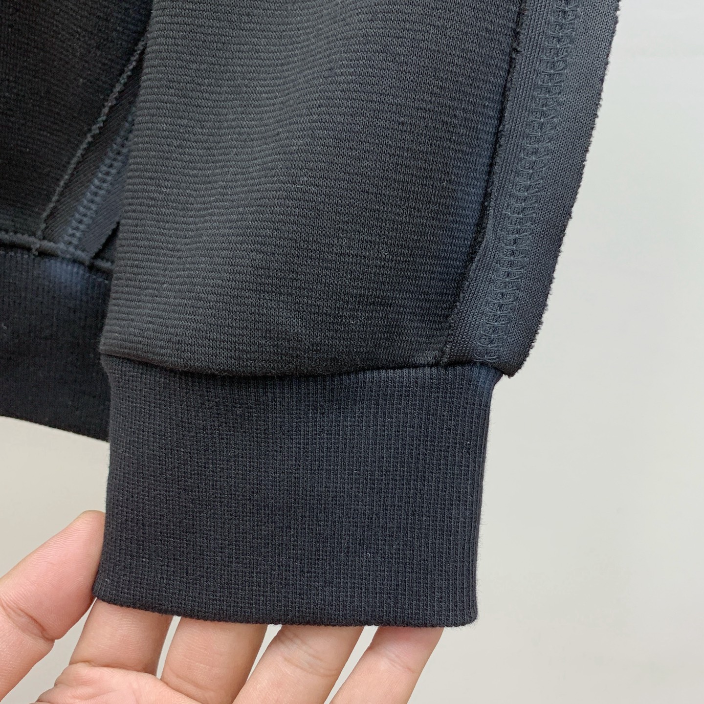 P迪奥25SS【新品】最新最顶级版本精美工艺圆领卫衣，最顶级的品质专柜原单套头衫，顶级制作工艺进口面料，