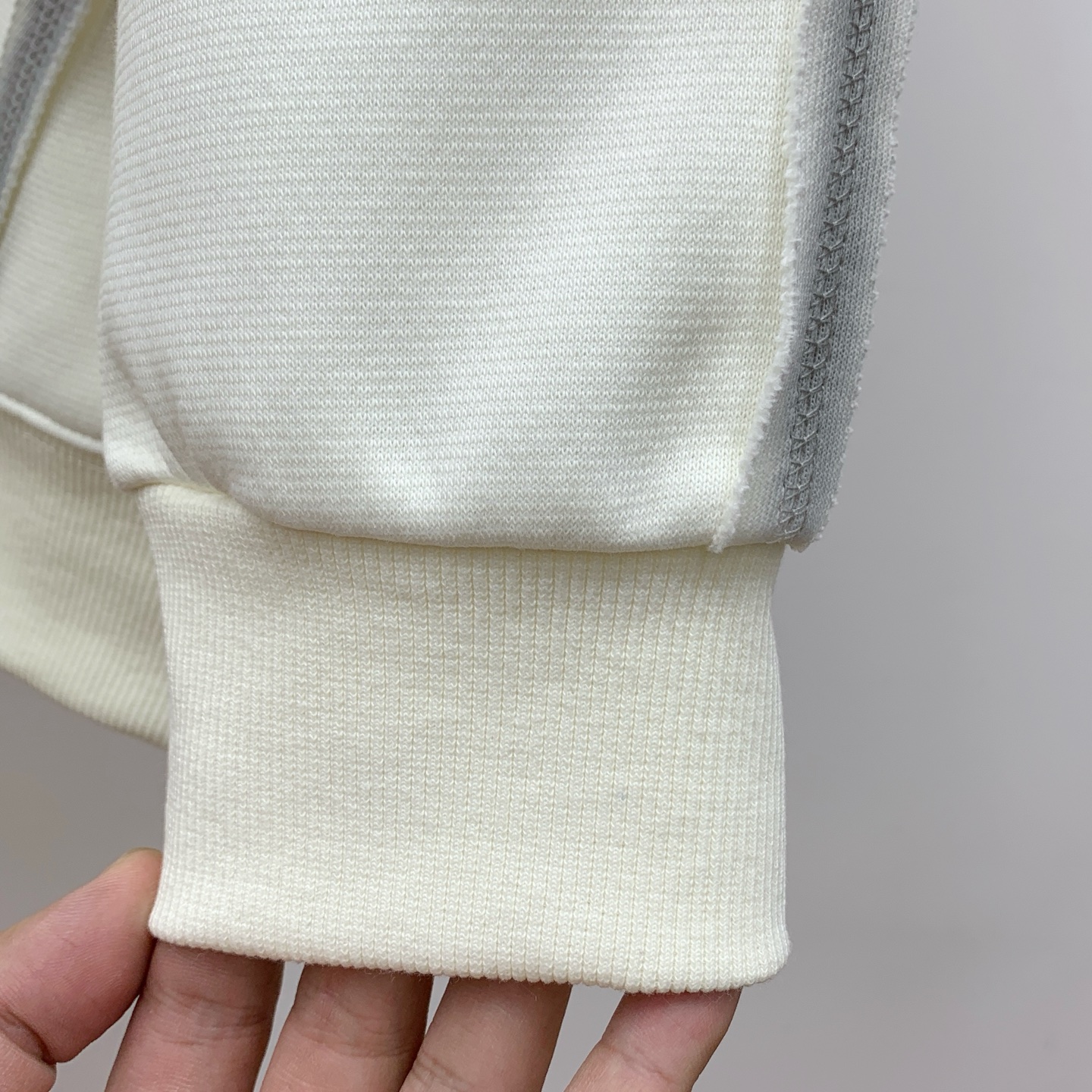 P迪奥25SS【新品】最新最顶级版本精美工艺圆领卫衣，最顶级的品质专柜原单套头衫，顶级制作工艺进口面料，