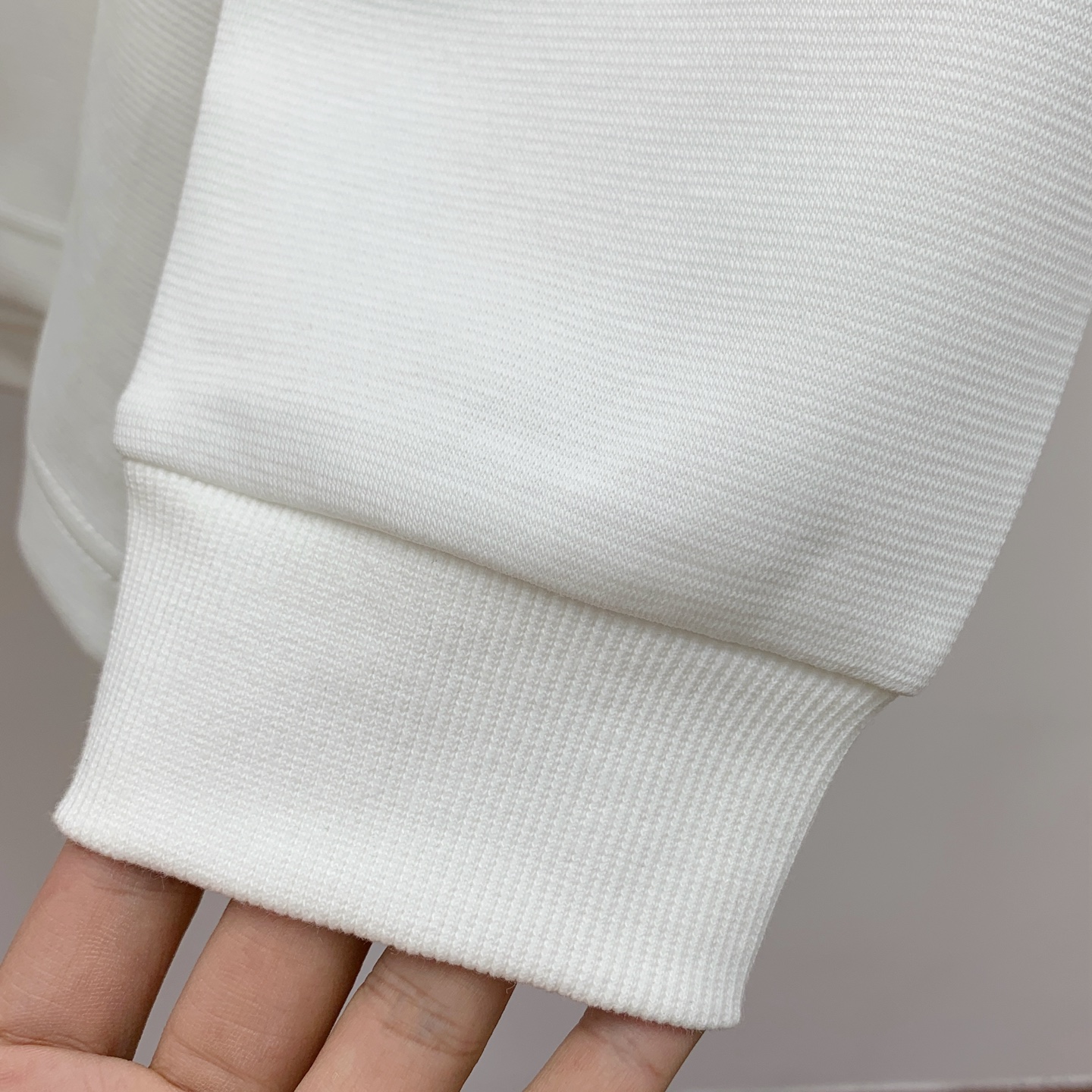 P西太后25SS【新品】最新最顶级版本精美工艺圆领卫衣，最顶级的品质专柜原单套头衫，顶级制作工艺进口面料