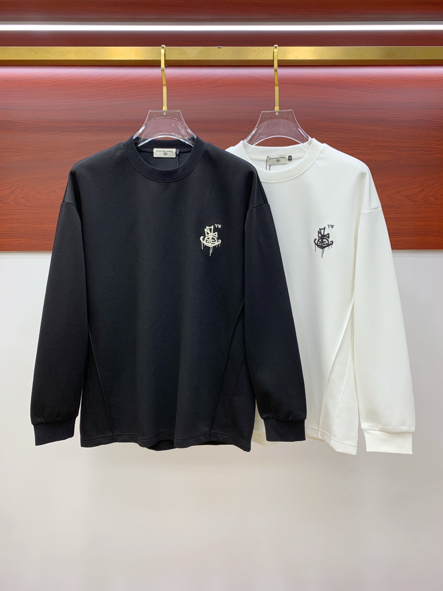 NO:551010,Queen Mother Citizen 25SS [New Product] The latest and most top version of exquisite craft round neck sweatshirt, the top quality counter original single pullover, the top production process imported fabric, the counter quality heavy industry embroidery design, using imported high-end customized fabric, and the imported silk thread feels first-class!  The same style as men and women are on sale on the official website!  Complete three standards, code number M-3XL, hoodie, sweatshirts, alexander wang19860909西太后25SS【新品】最新最顶级版本精美工艺圆领卫衣,最顶级的品质专柜原单套头衫,顶级制作工艺进口面料,专柜品质重工刺绣设计,采用进口高端订制面料,进口丝线手感一流！男女同款官网在售！三标齐全 码数M-3XL,,hoodie,sweatshirts,alexander wang,Men's clothing