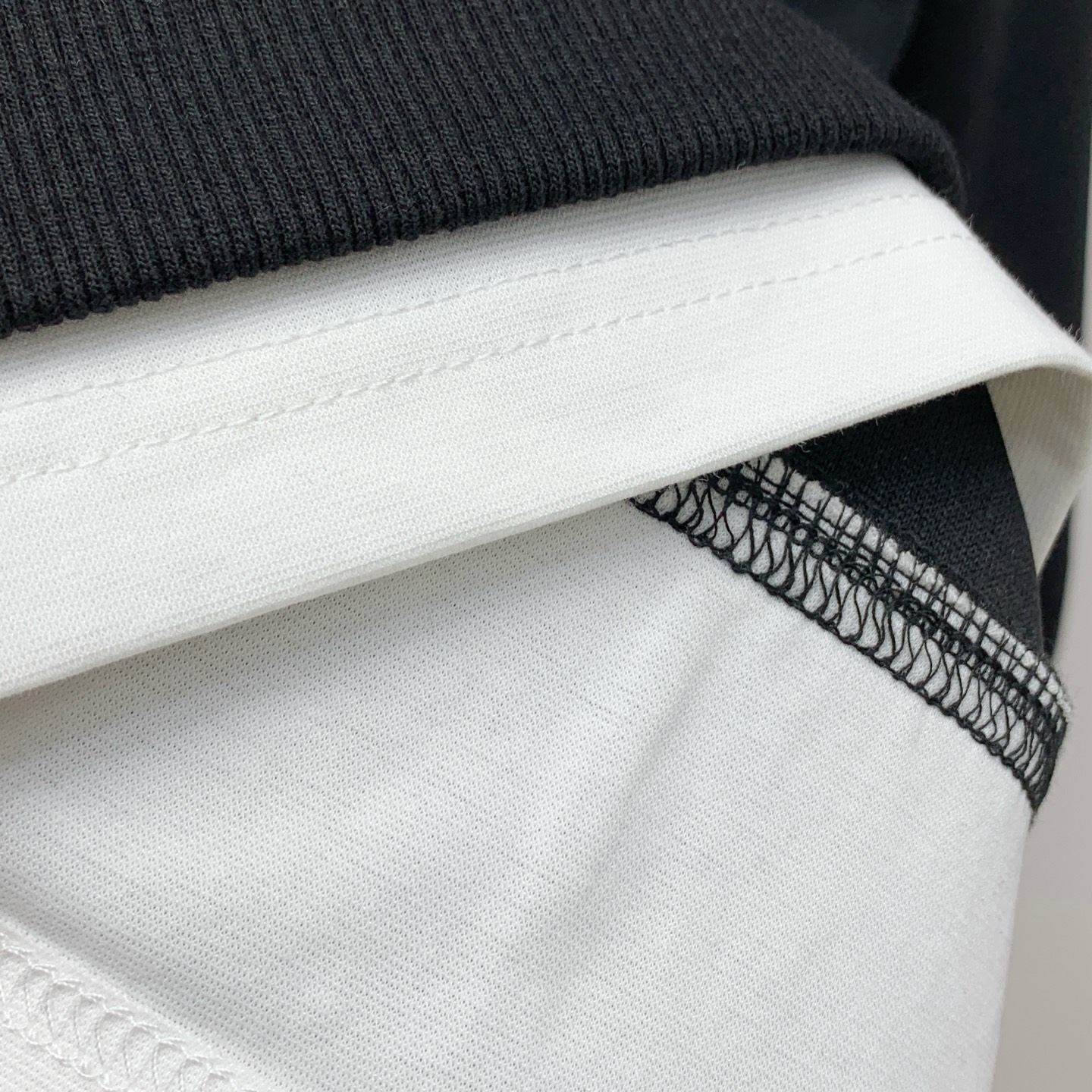 P纪梵希25SS【新品】最新最顶级版本精美工艺圆领卫衣，最顶级的品质专柜原单套头衫，顶级制作工艺进口面料